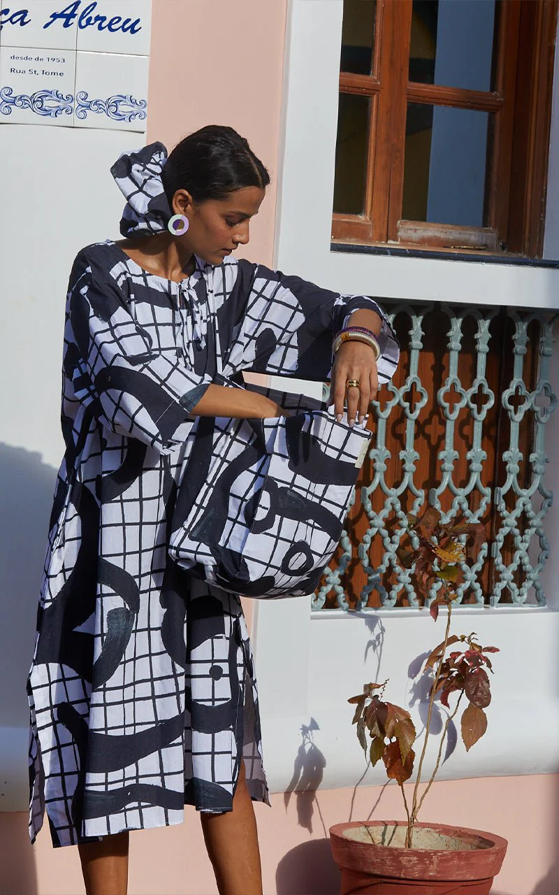 Alba Kaftaan In Yin Yang Print - Image 4