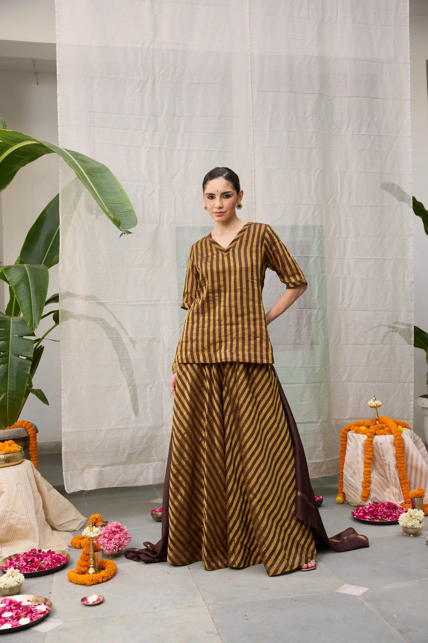 Amala Kurta - Brown and Gold - Image 3