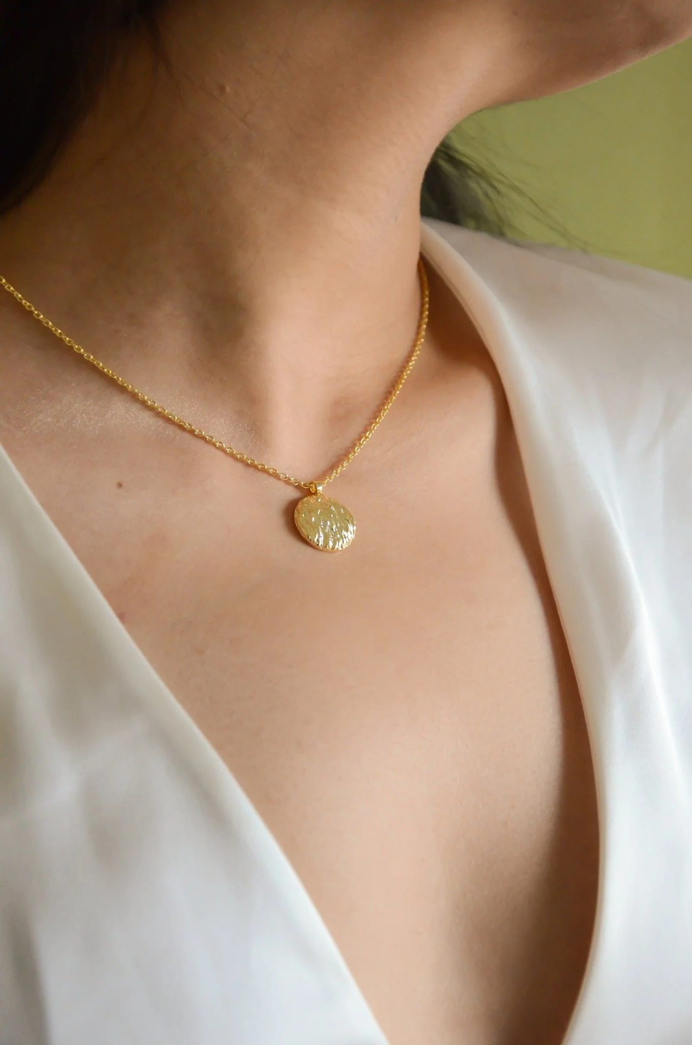 Amber Pendant Chain - Image 3