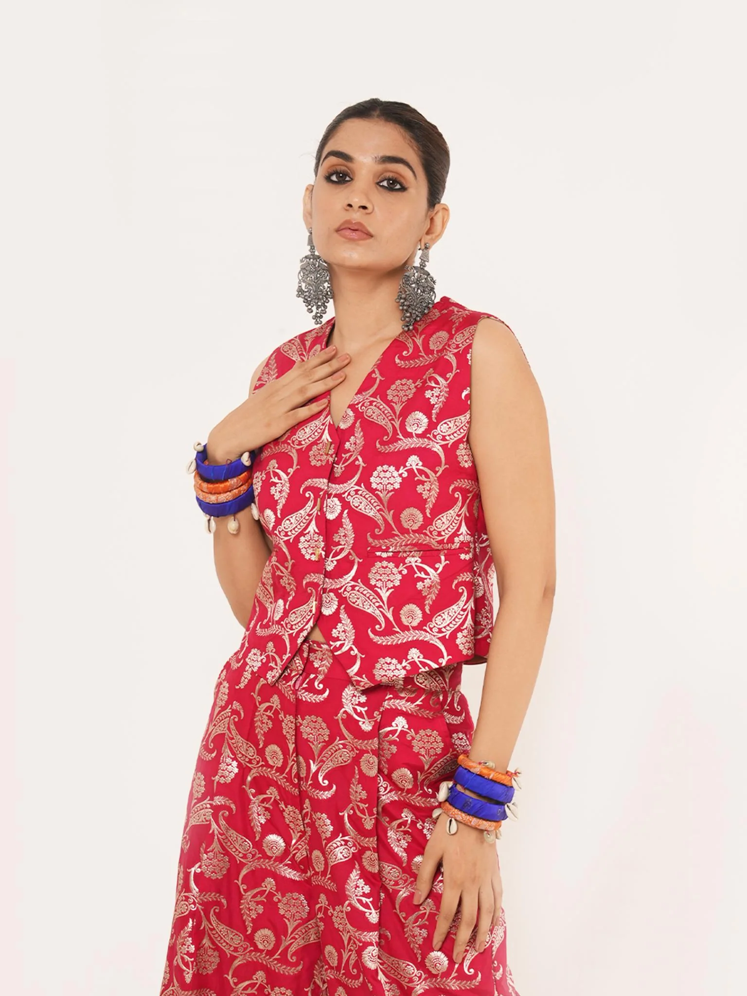 Amyra Red Silk Waist Coat And Pant Set - Image 3