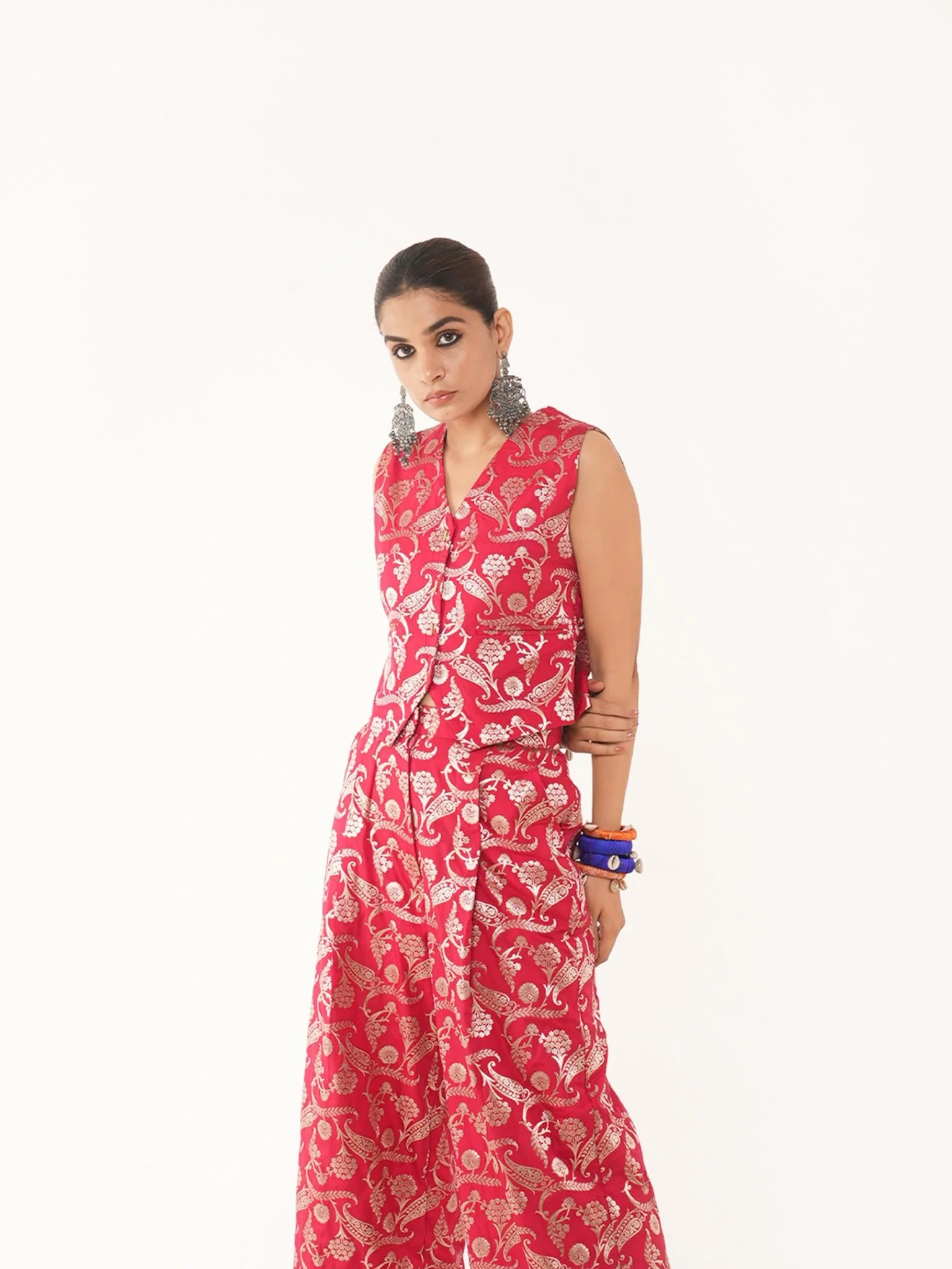 Amyra Red Silk Waist Coat And Pant Set - Image 5