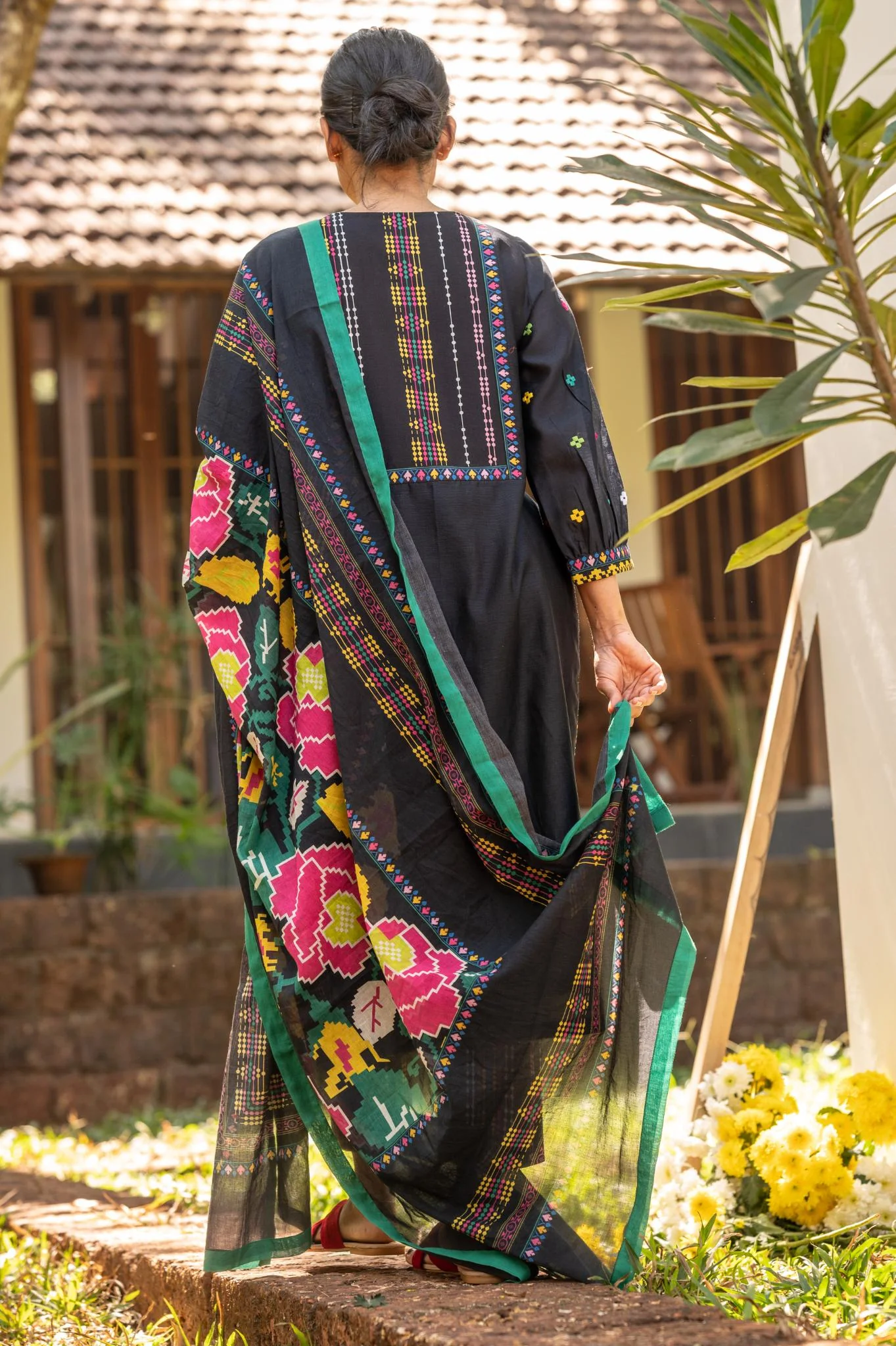 Blooming in Dark Kurta Set - Image 8