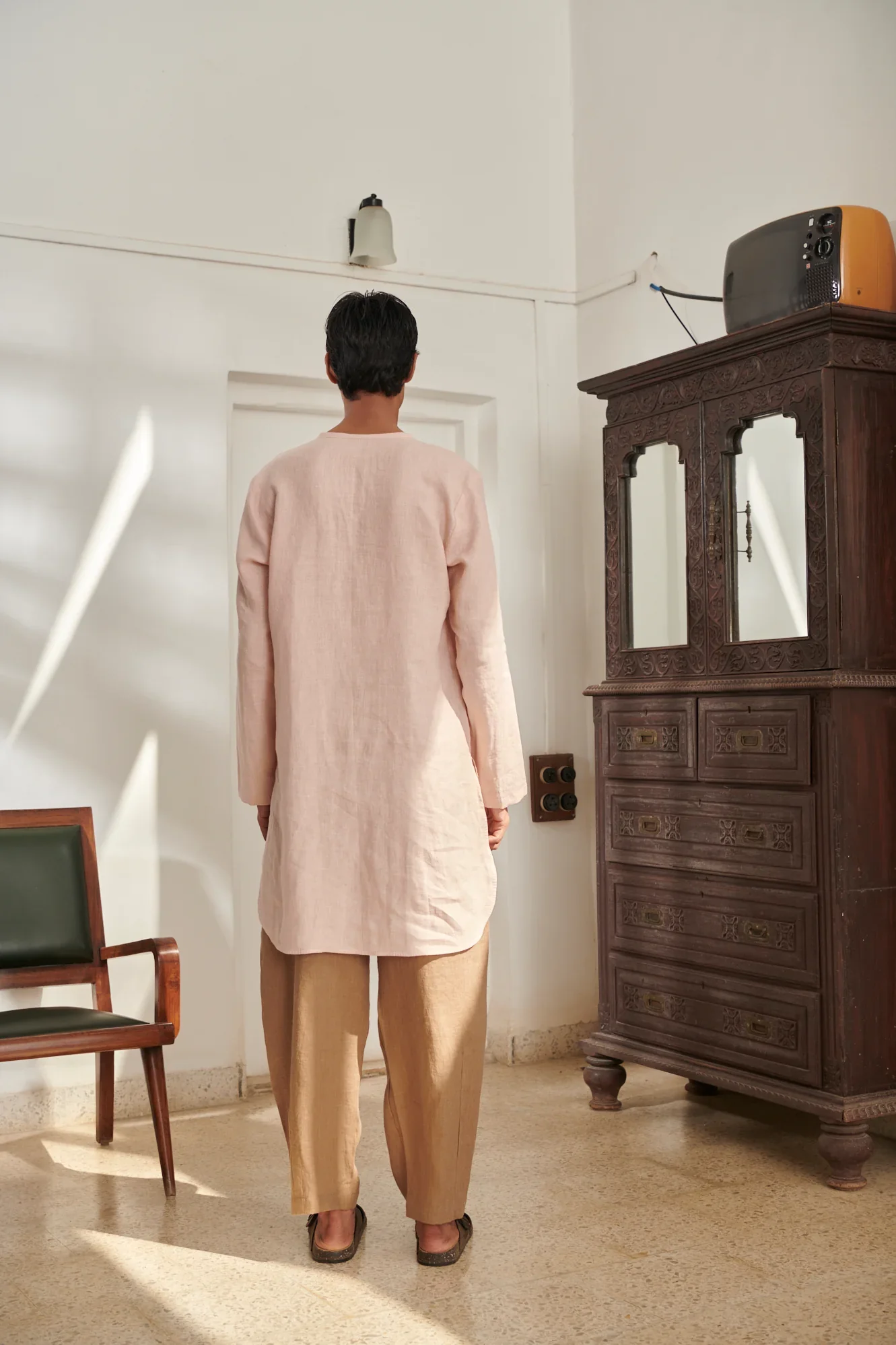 Blush Mousse Men's Round Hem Kurta Set - Image 8