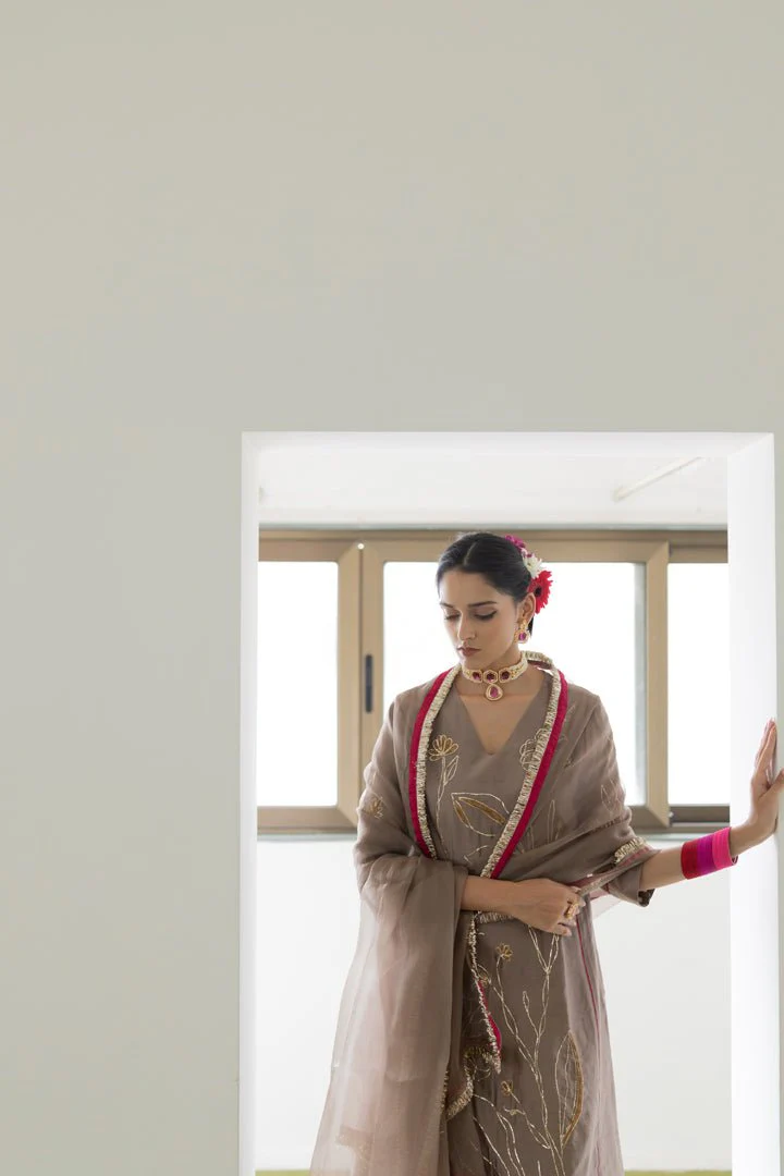 Chhayaa Embroidered Kurta Set with Dupatta - Image 10