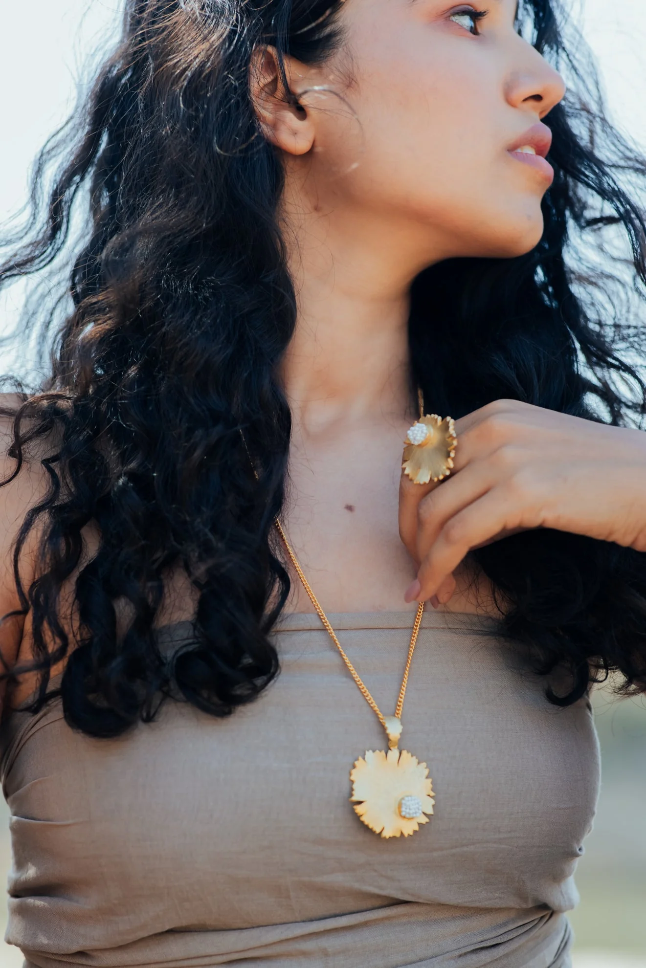 Circulas-Pendant-Golden - Image 2