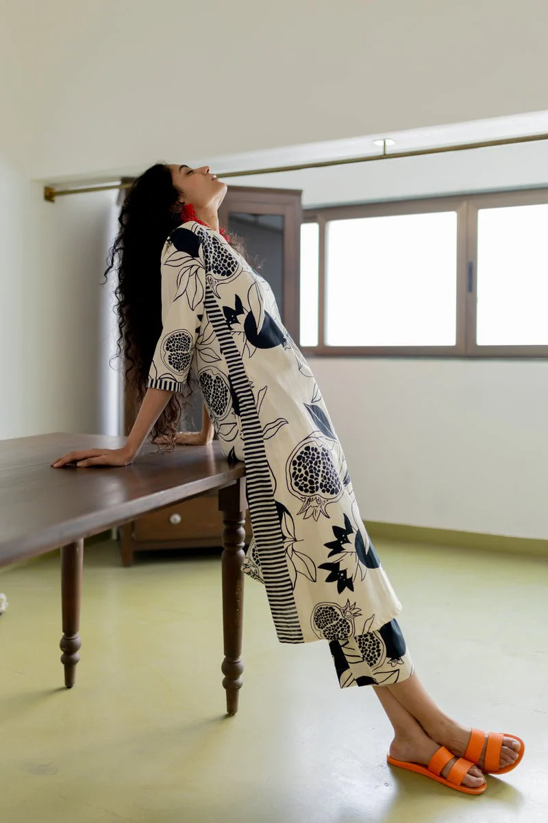 Cream Pomegranate Print Kurta and Pants Set - Image 2