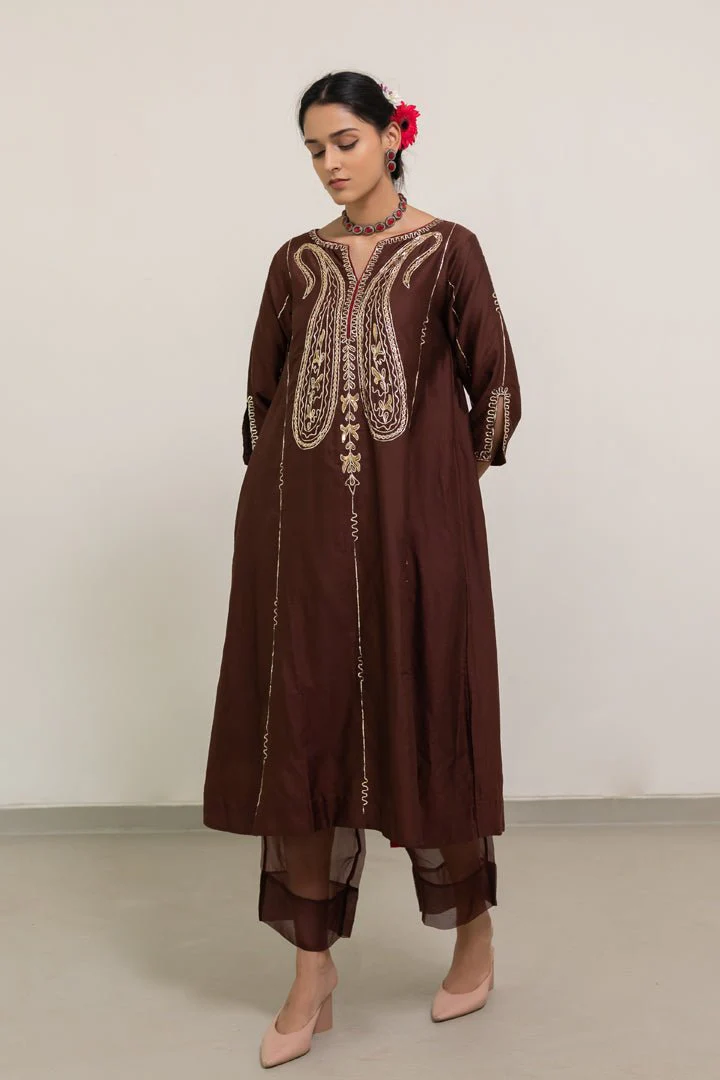 Dhaaraa Paisely Kurta and Sheer Pants Set - Image 3