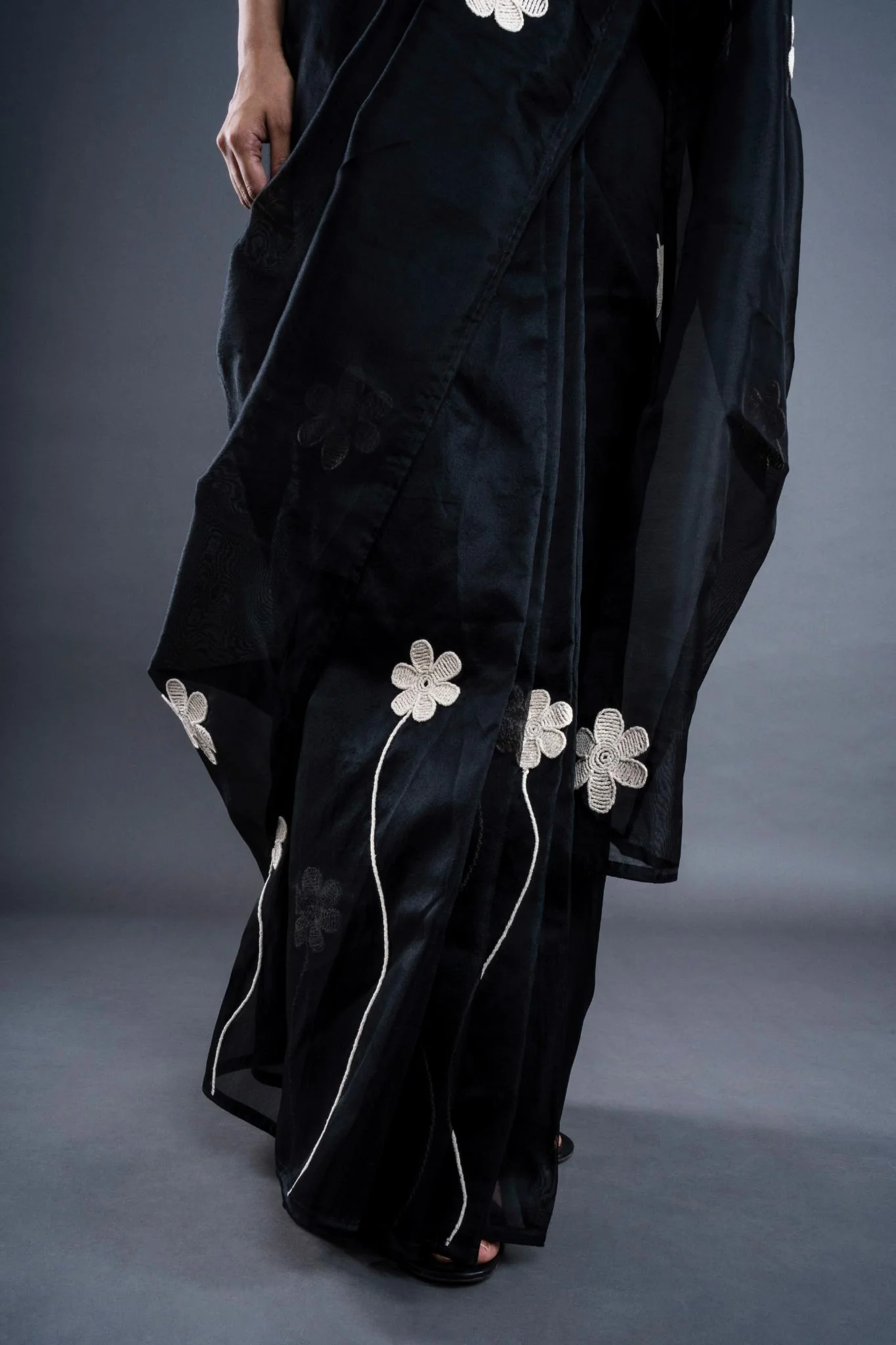 Floral Embroidered Saree - Image 6