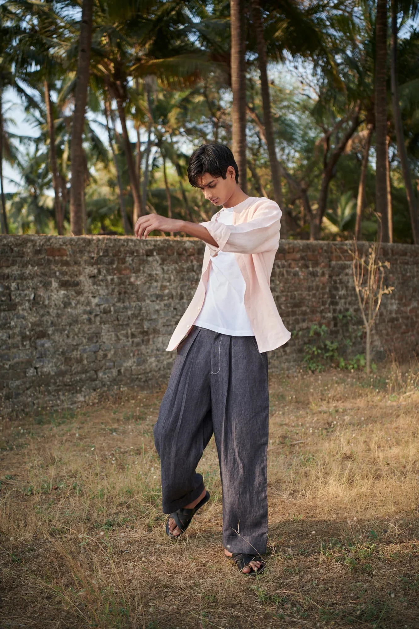 Graphite Linen Men's Baggy Pants - Image 2