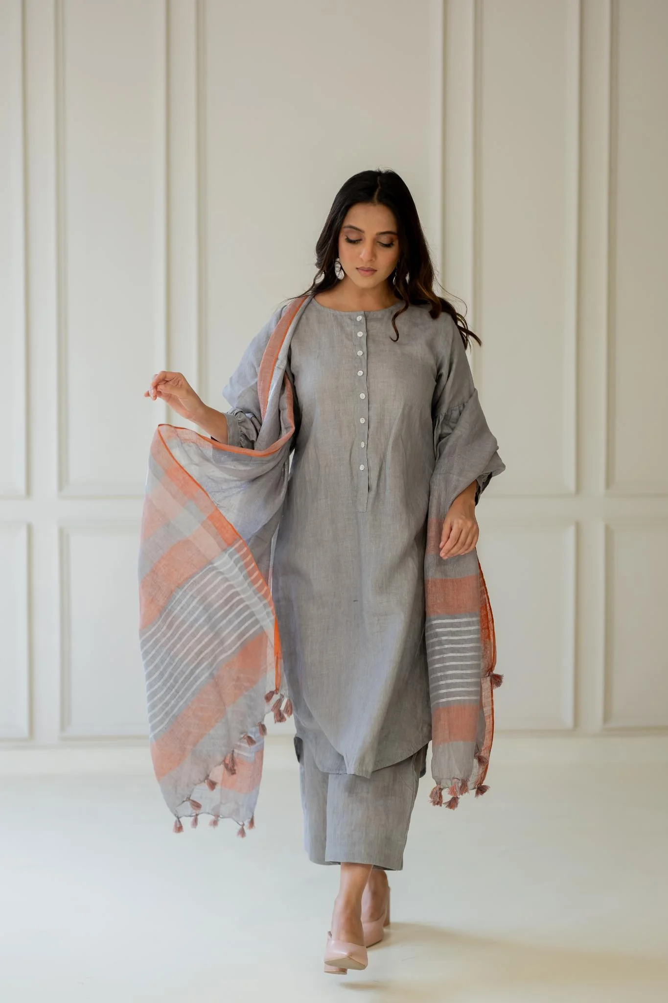 Grey Iris Linen Kurta Set - Image 6