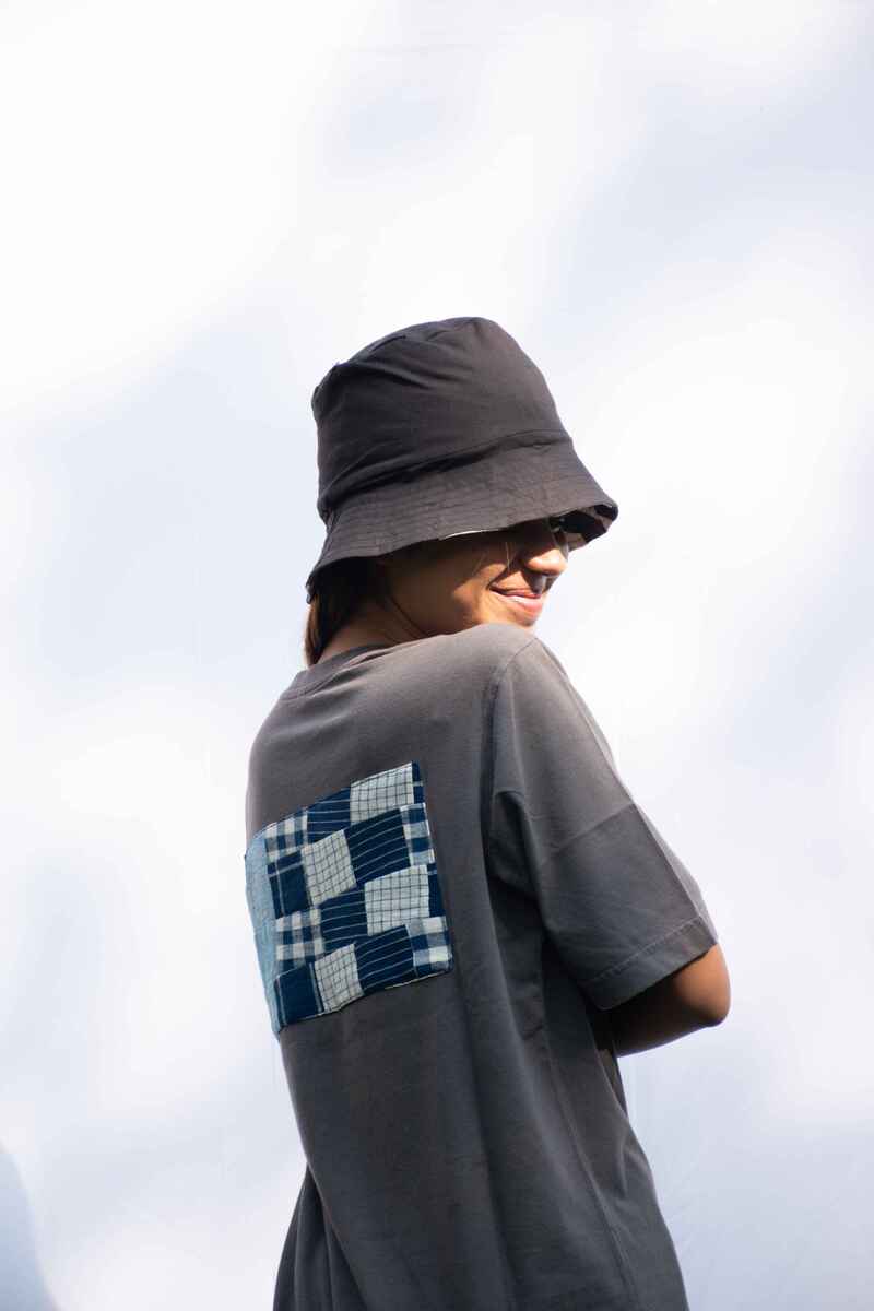 Grey oversized t-shirt - Image 4