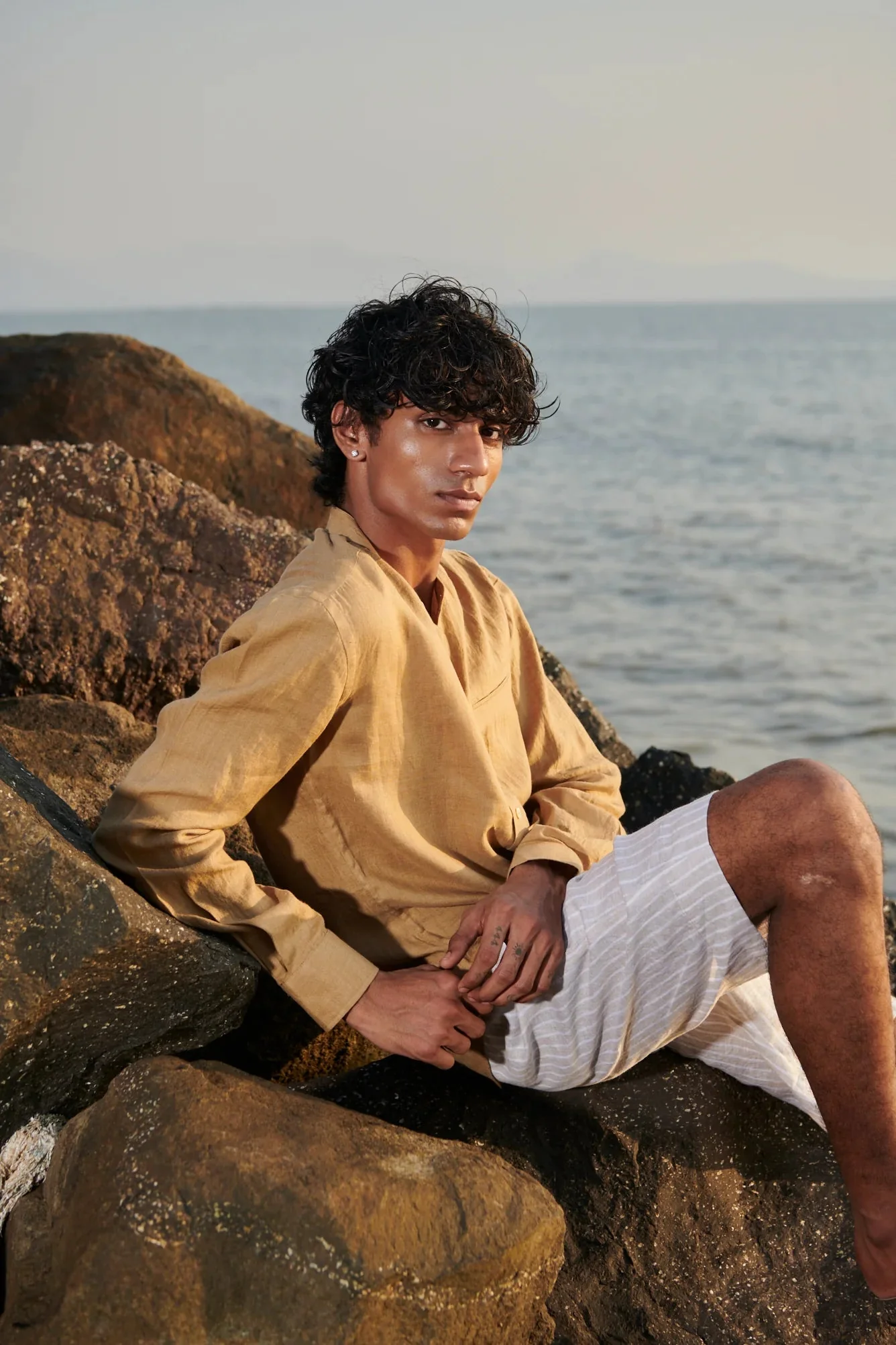 Husk Linen Men's Band Collar Shirt - Slim Fit - Image 2