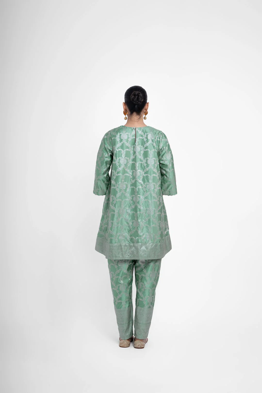 Jaya Kurta Set In Green - Image 5
