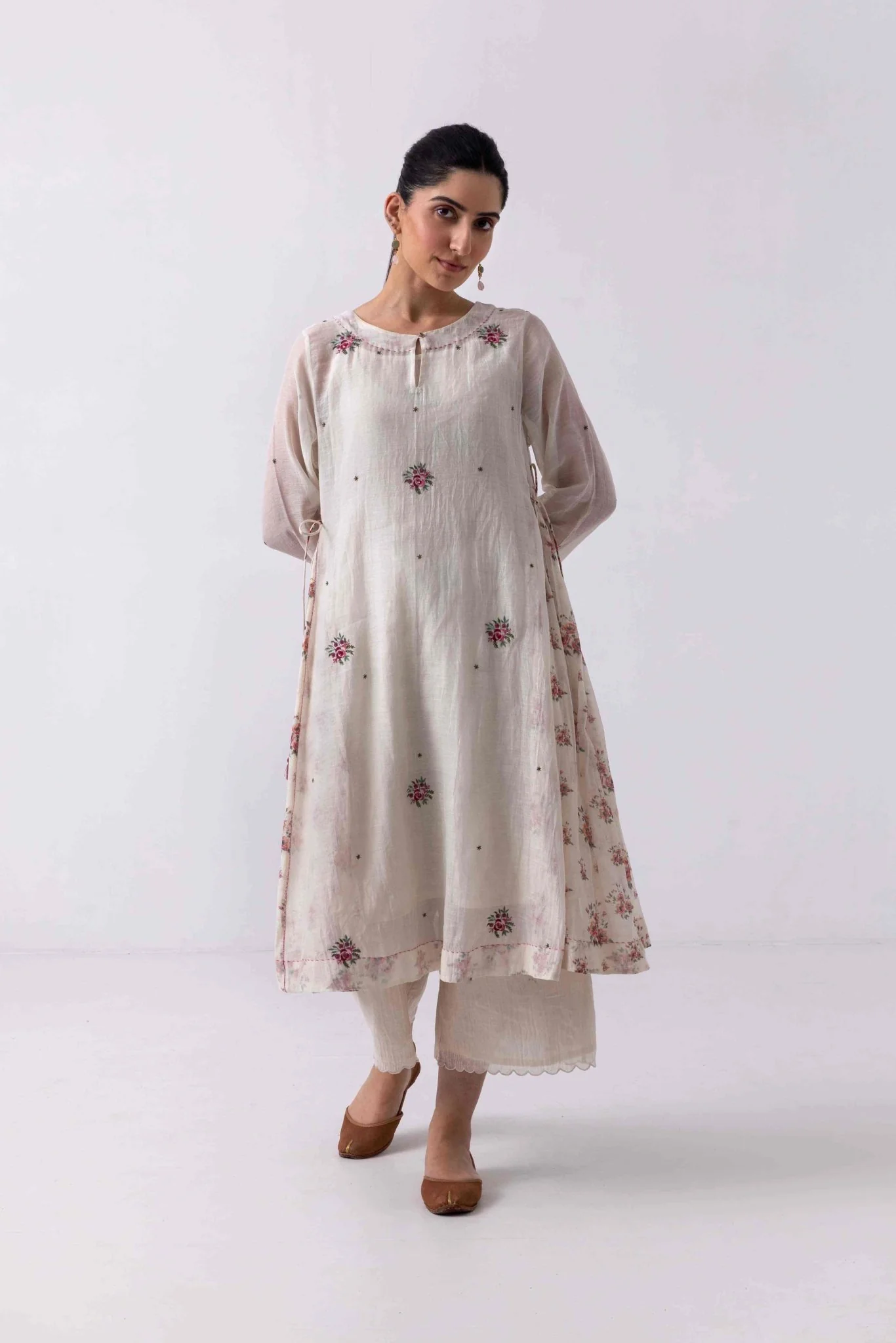 Kavya Rose Kurta Set in White