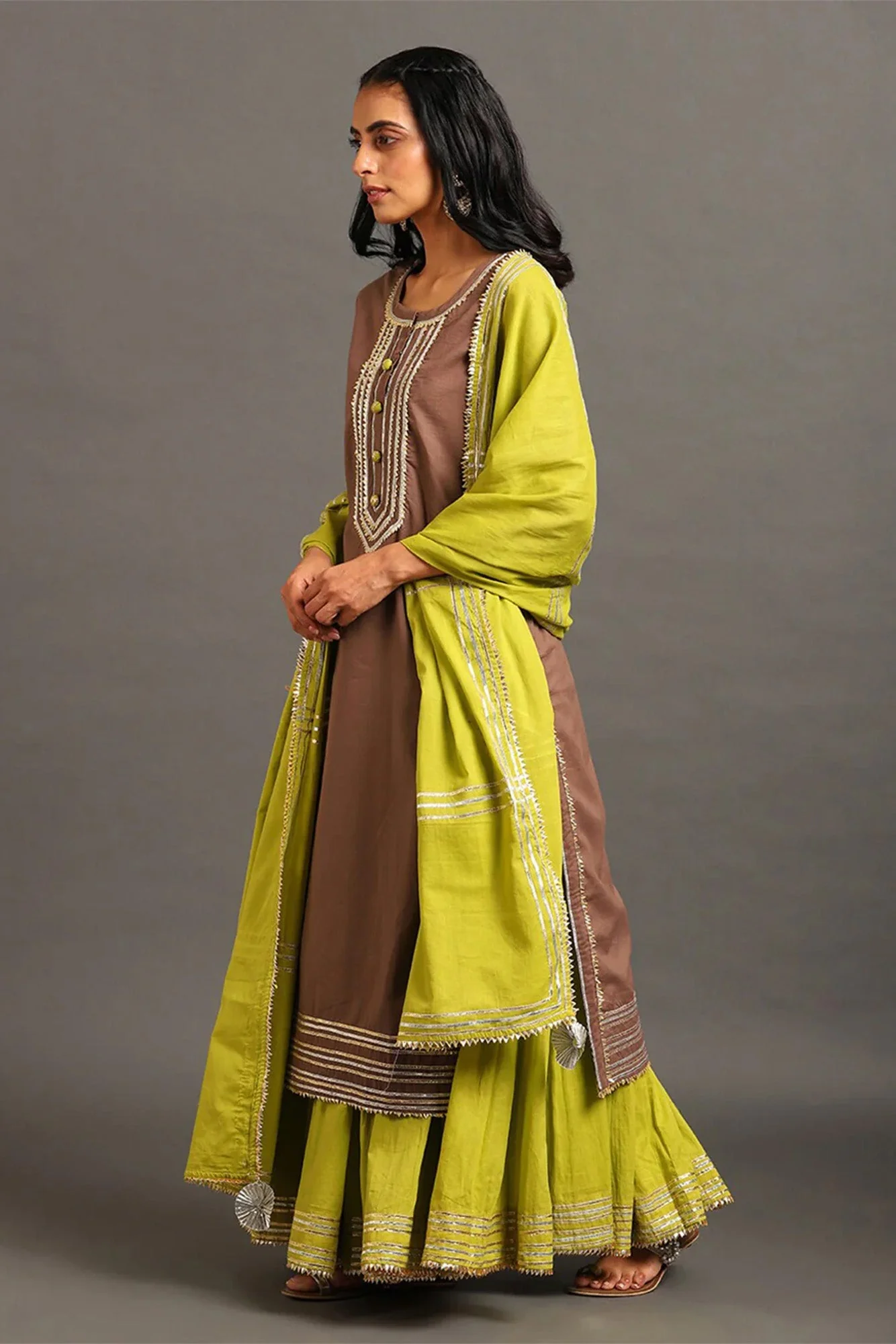 Kaynaat Kurta Ghaghri Set - Image 2