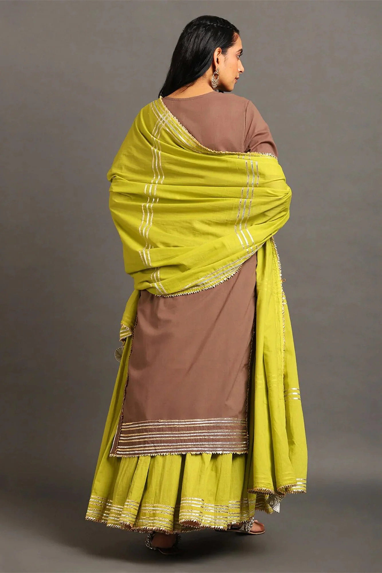 Kaynaat Kurta Ghaghri Set - Image 3