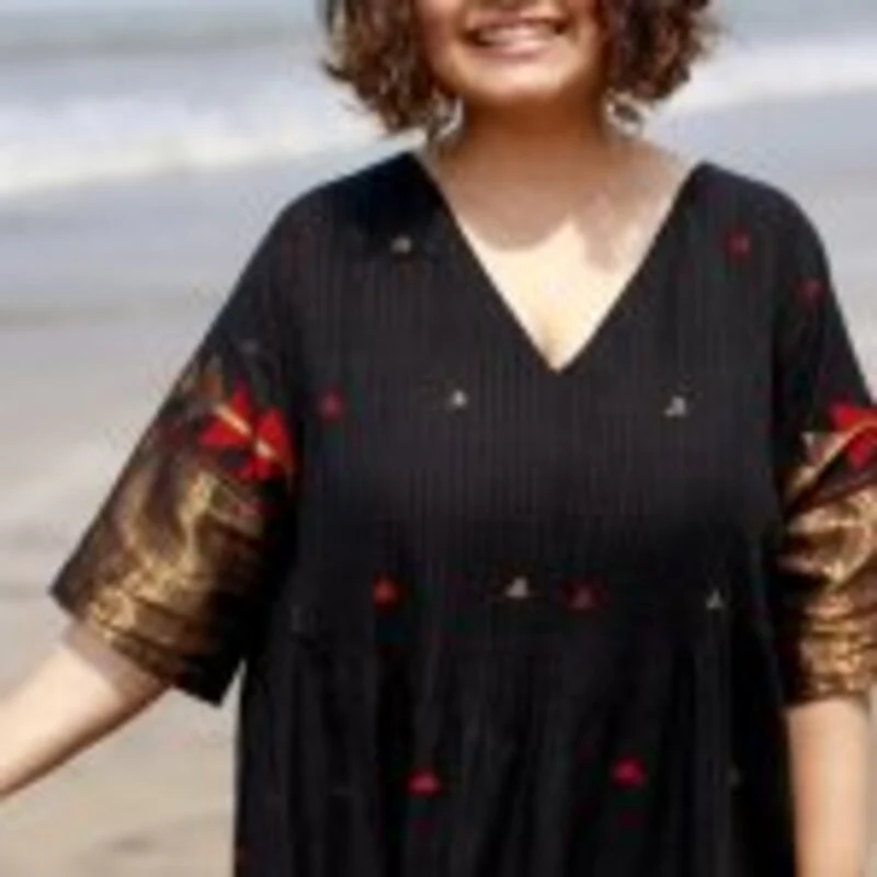 Kohl Dreams Zari Jamdani Dress - Image 4