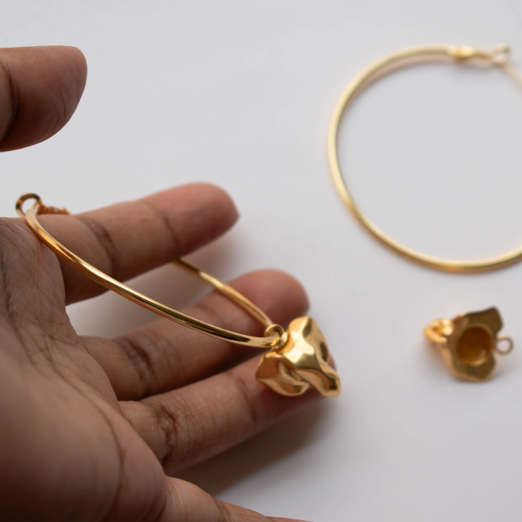Luminary Hoops Gold - Image 3