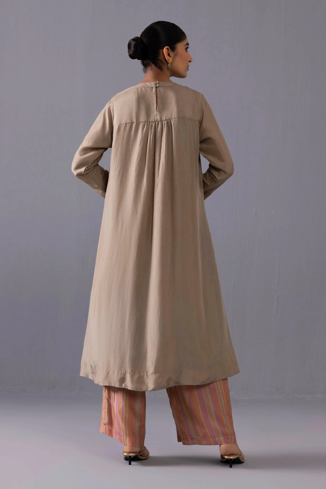 Maya Kurta Set- Grey - Image 4