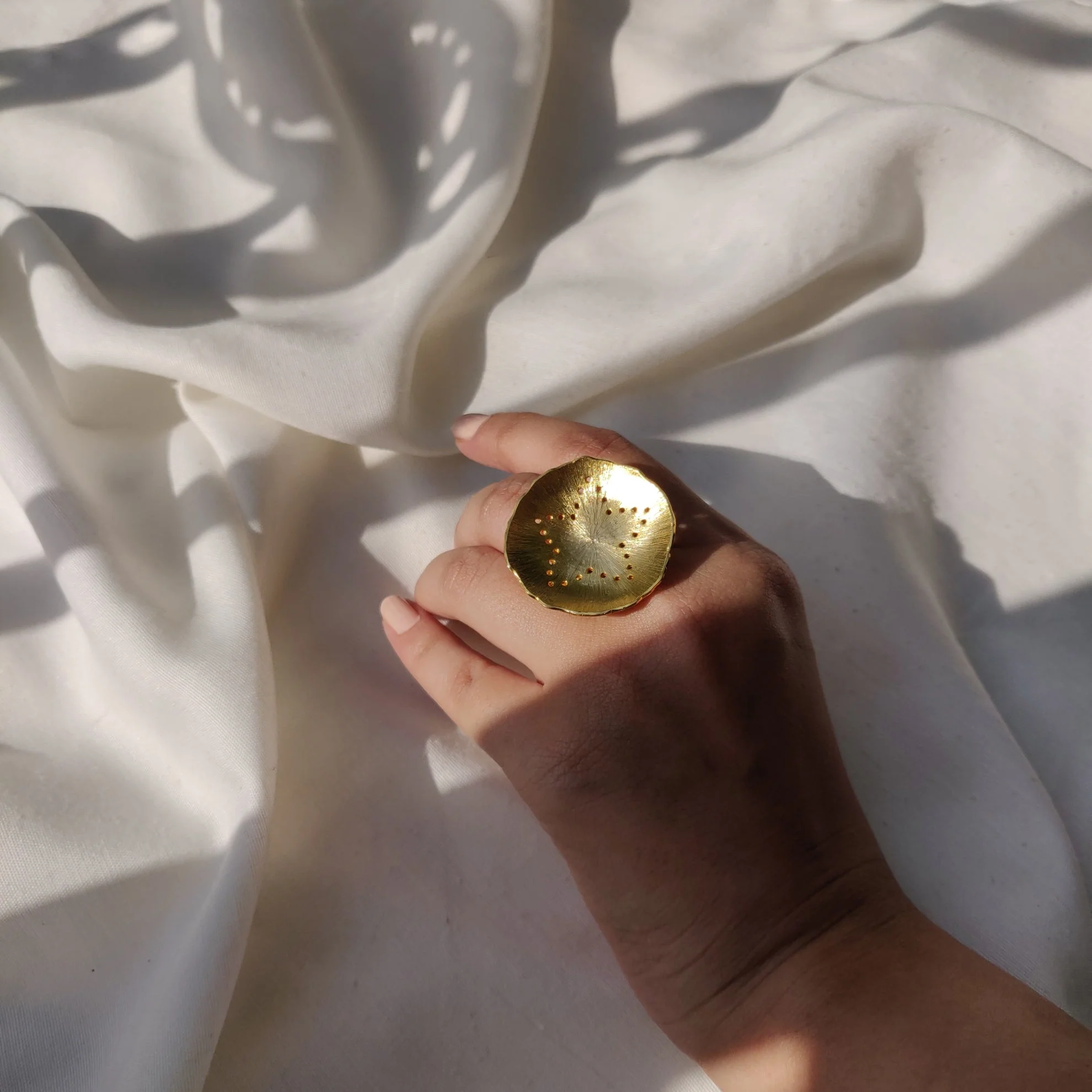 Mogra Solid Ring in Gold - Image 3