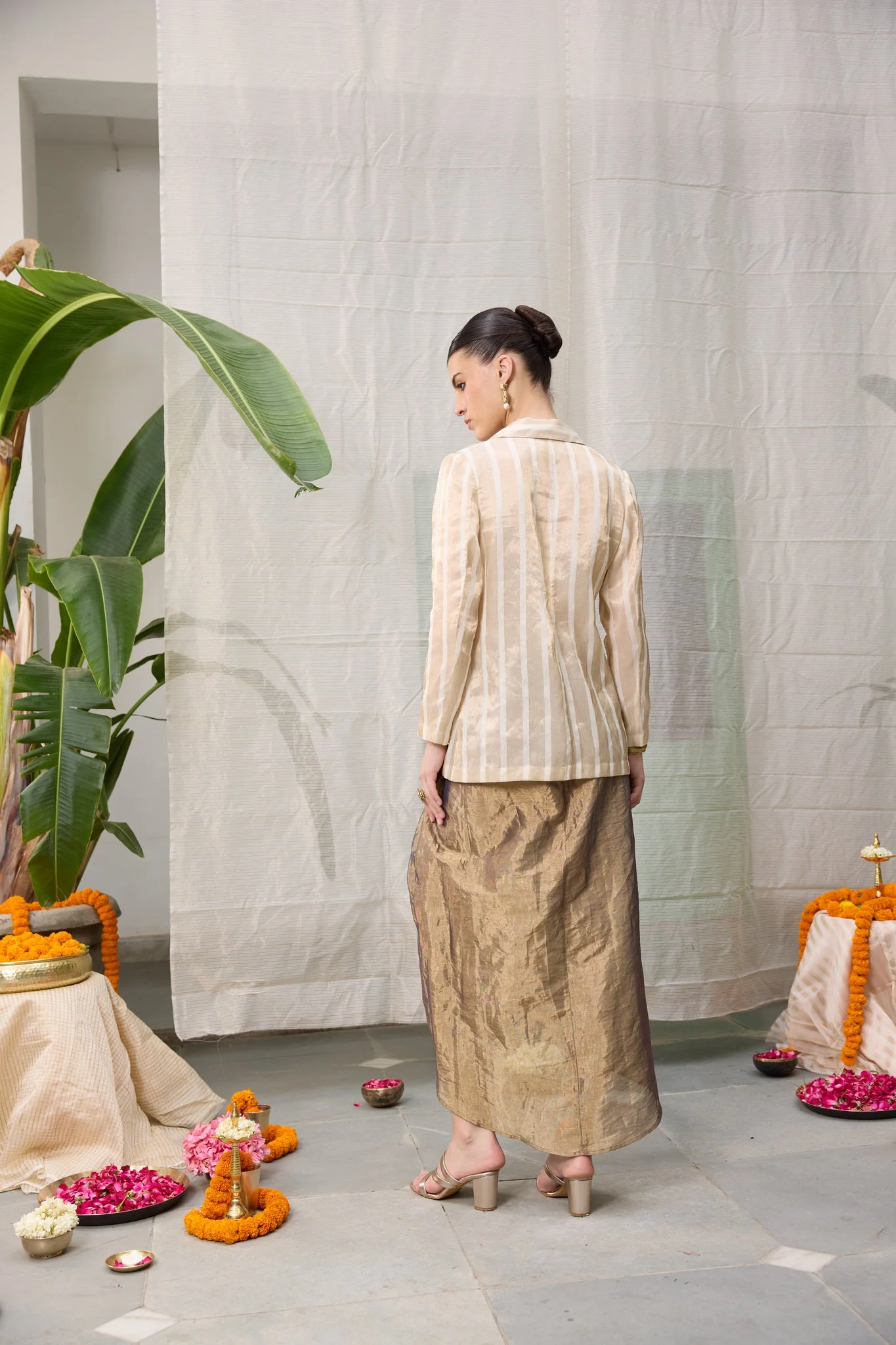 Mrunal Jacket - Image 6