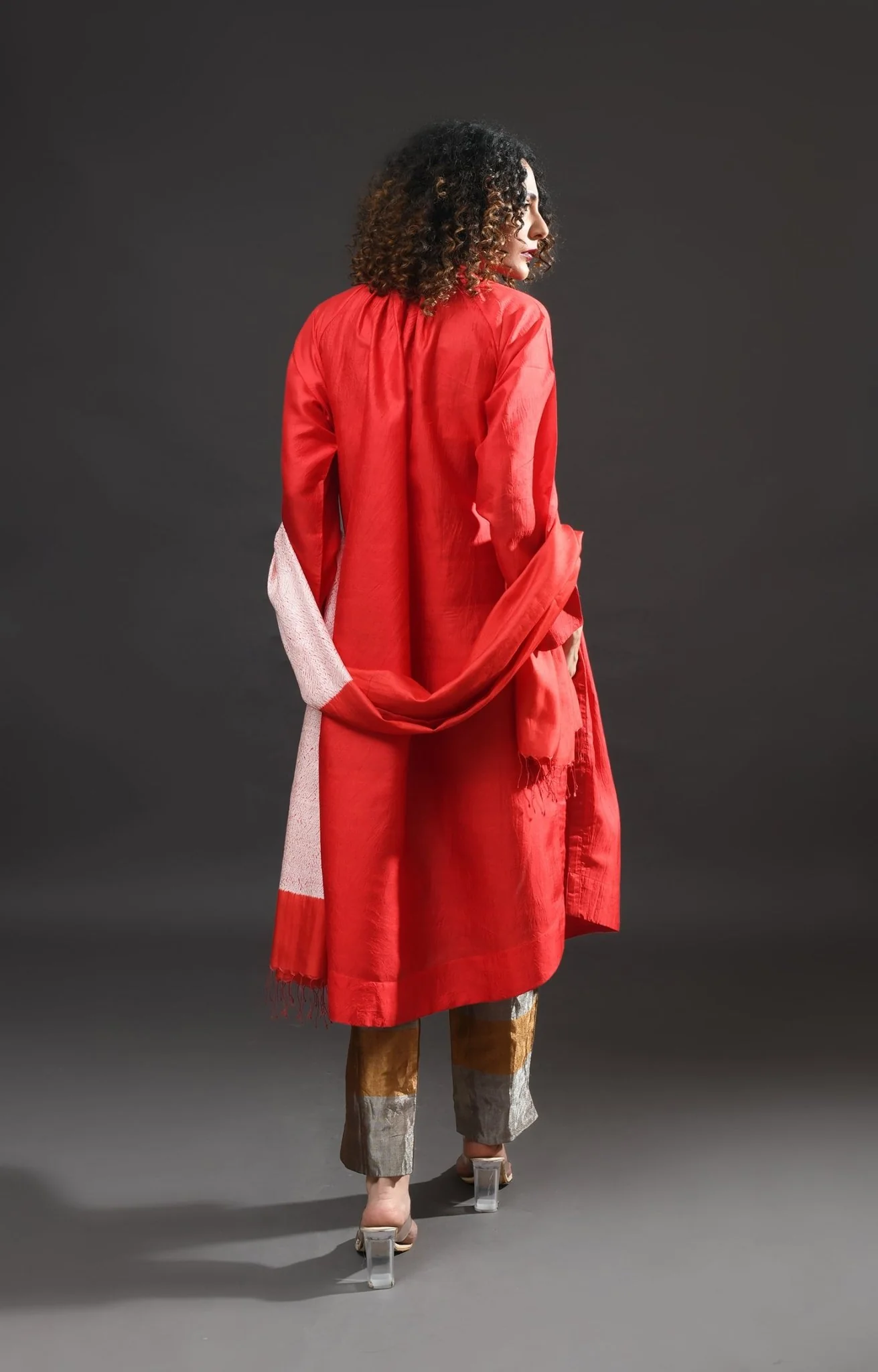 Neck Gather Mulberry Silk Kurta with Tissue Pants (Set of 3) - Crimson - Image 7