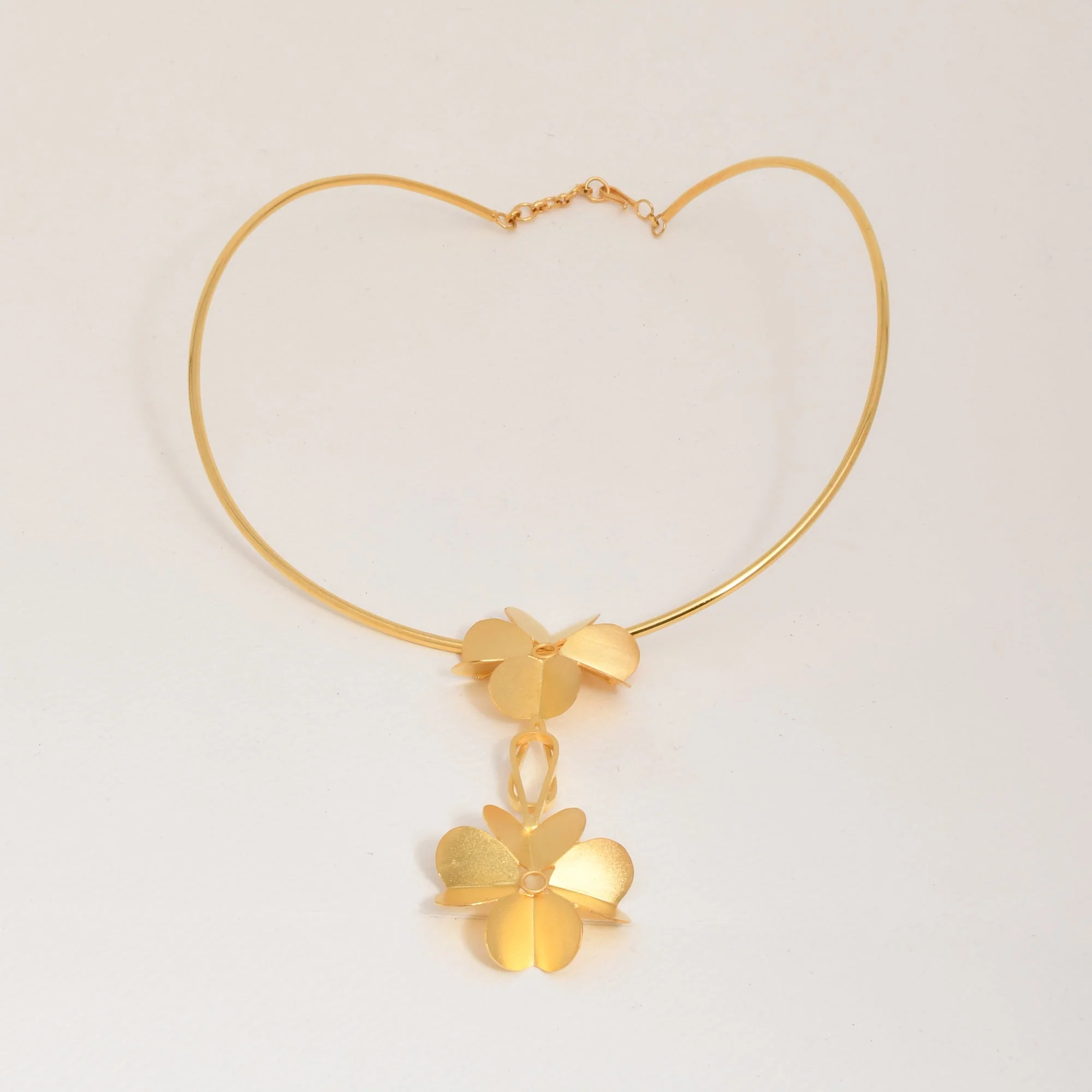 Neckpiece With Flora - Image 4