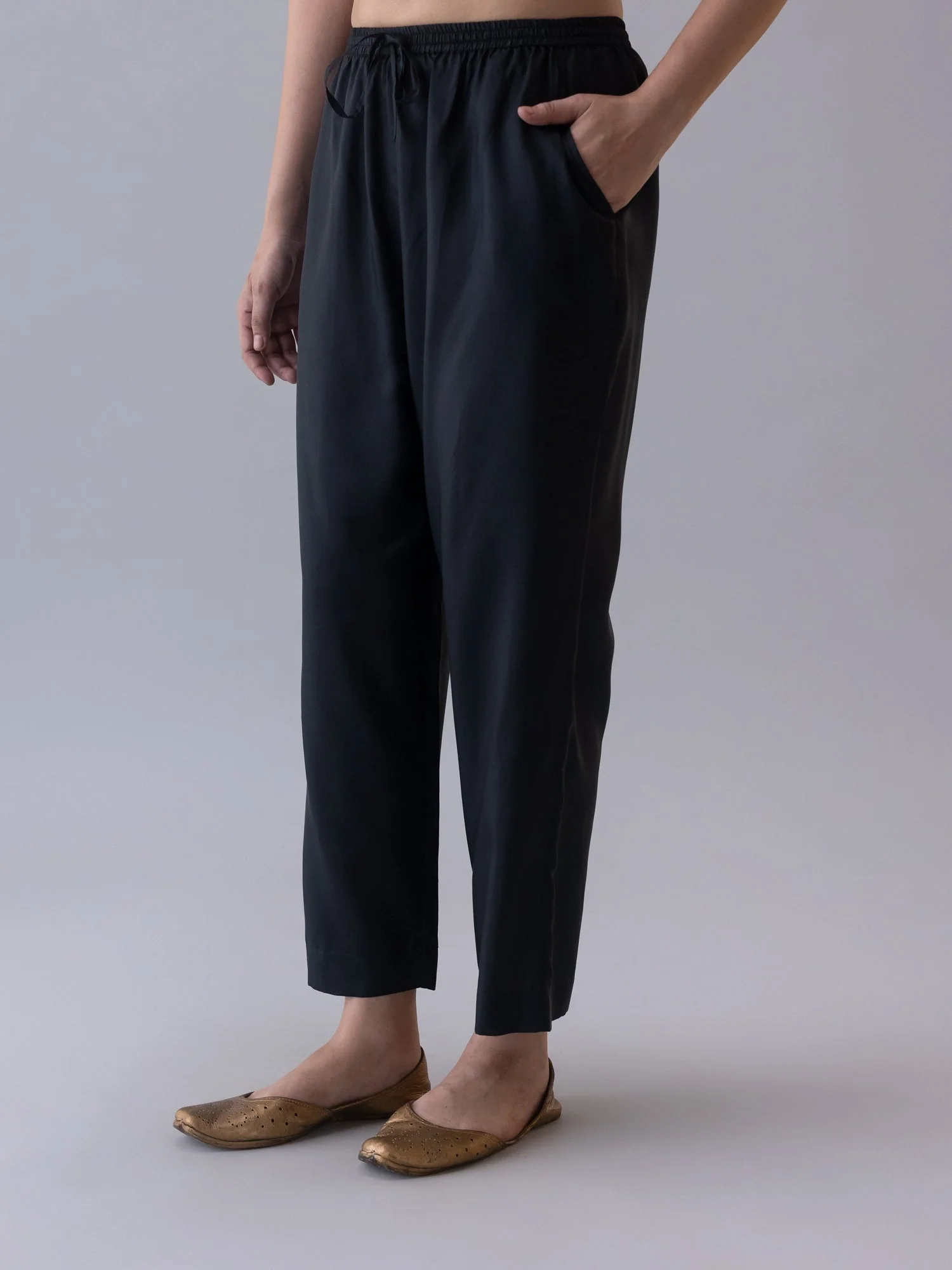 Omka Black Pyjama - Image 2