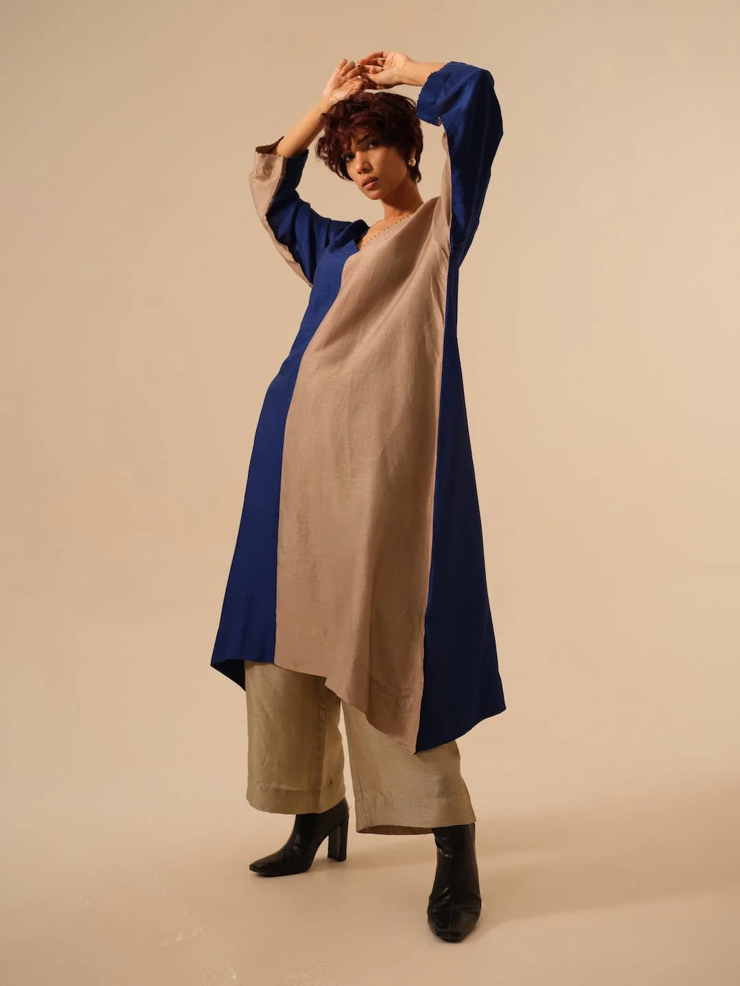 Onyx Tunic in Blue and Grey - Image 5