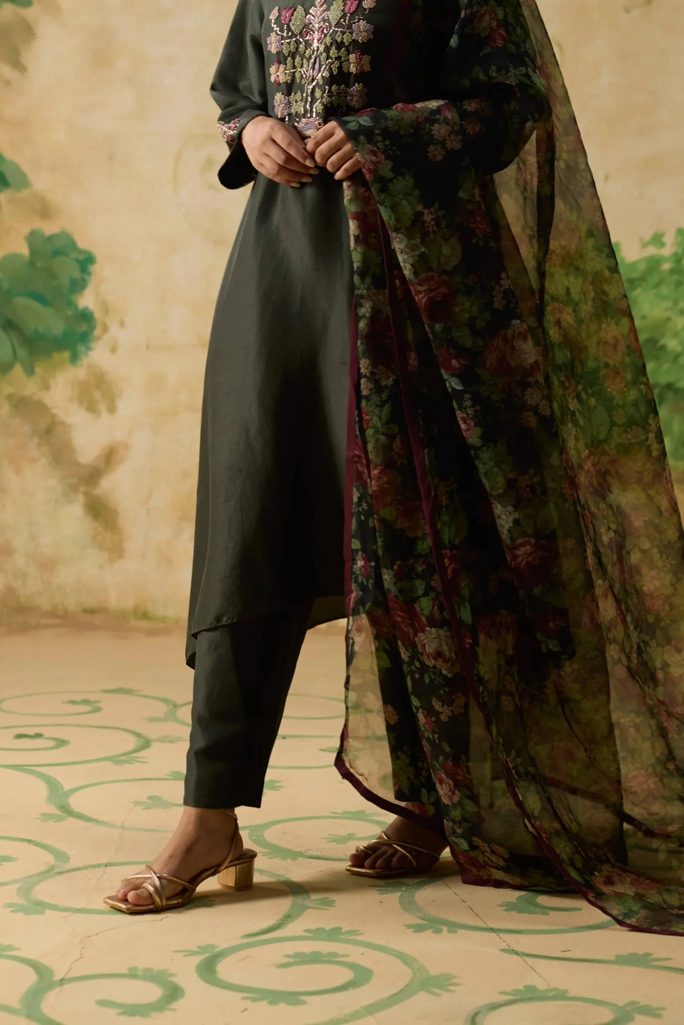 Orchid Kurta Set - Charcoal Grey - Image 5