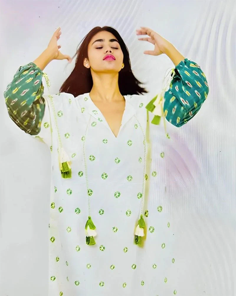 Organic Tie and Dye White & Green Kaftan - Image 3