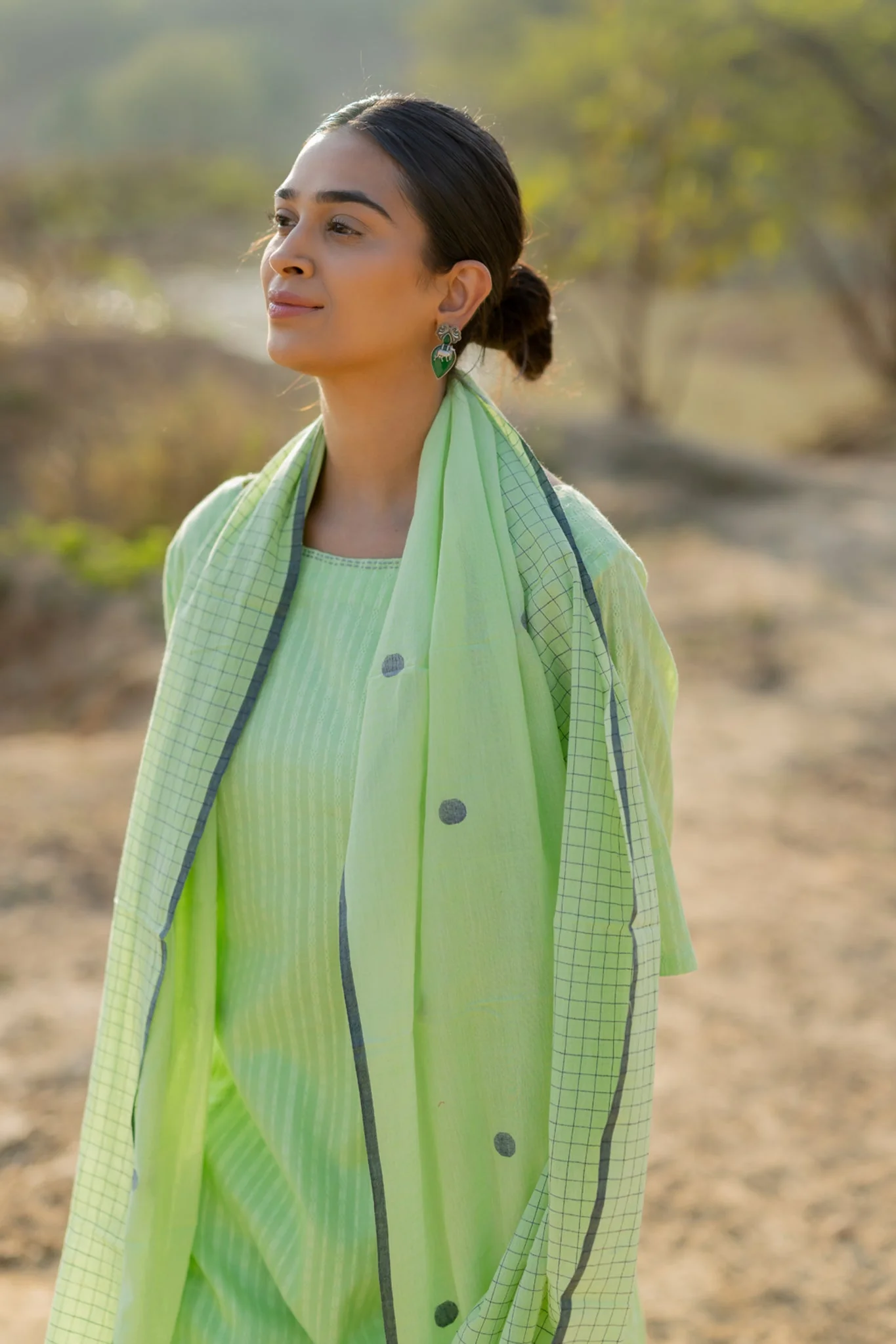 Pastel Green Kurta Set with Jaamdani Stole - Image 2