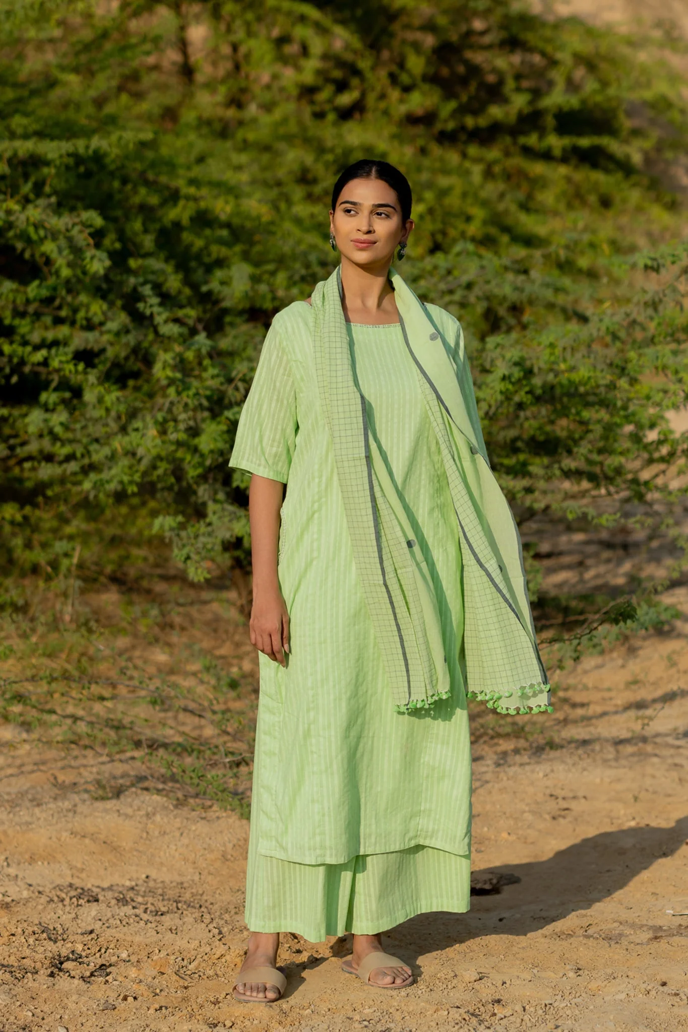 Pastel Green Kurta Set with Jaamdani Stole - Image 3