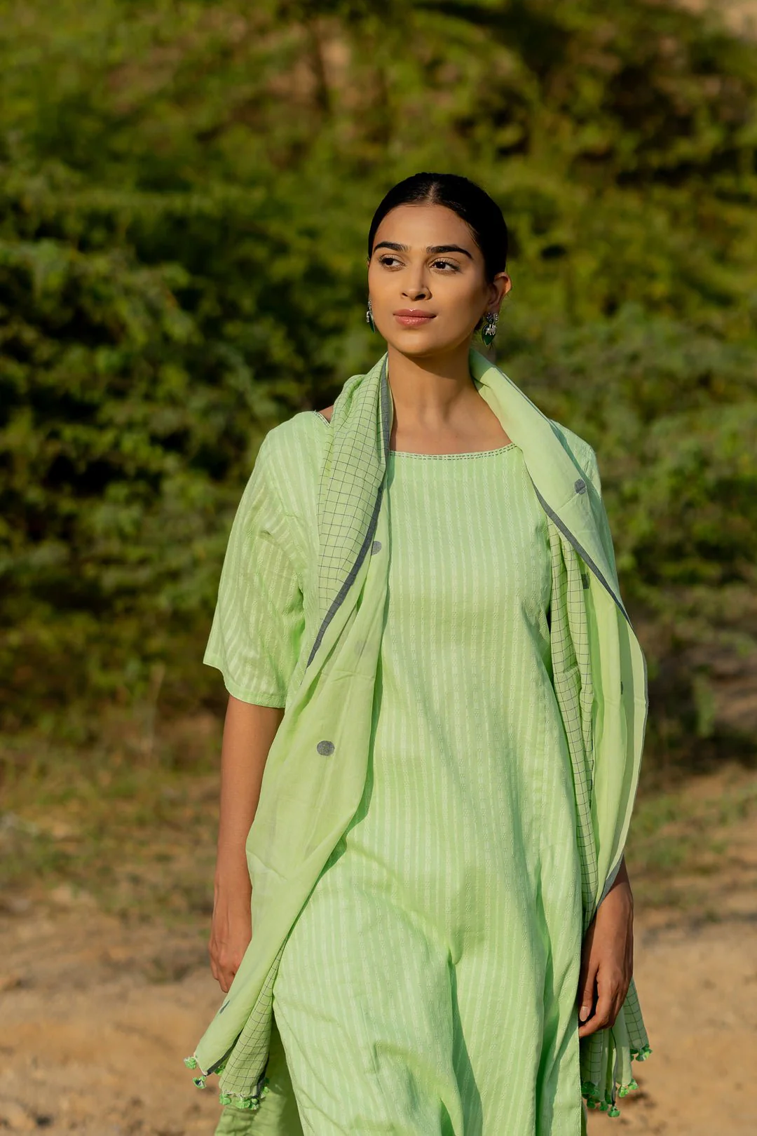 Pastel Green Kurta Set with Jaamdani Stole - Image 5
