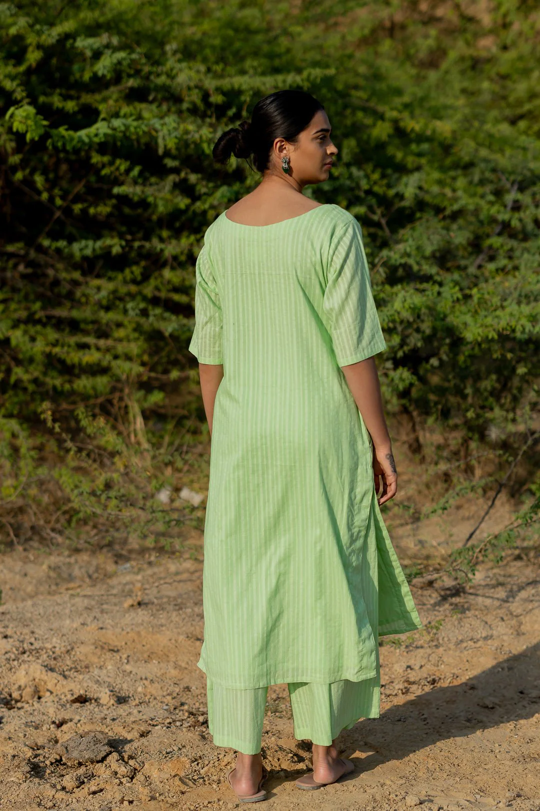 Pastel Green Kurta Set with Jaamdani Stole - Image 7