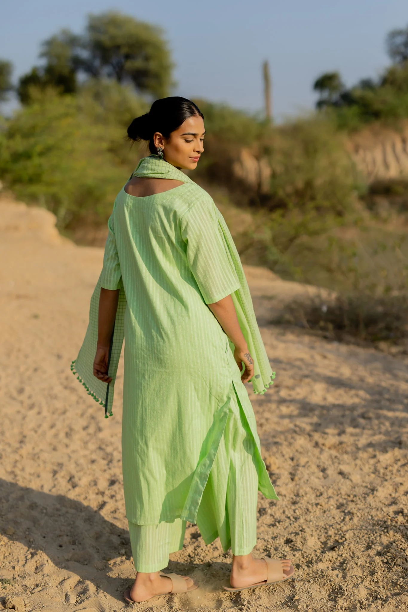Pastel Green Kurta Set with Jaamdani Stole - Image 8
