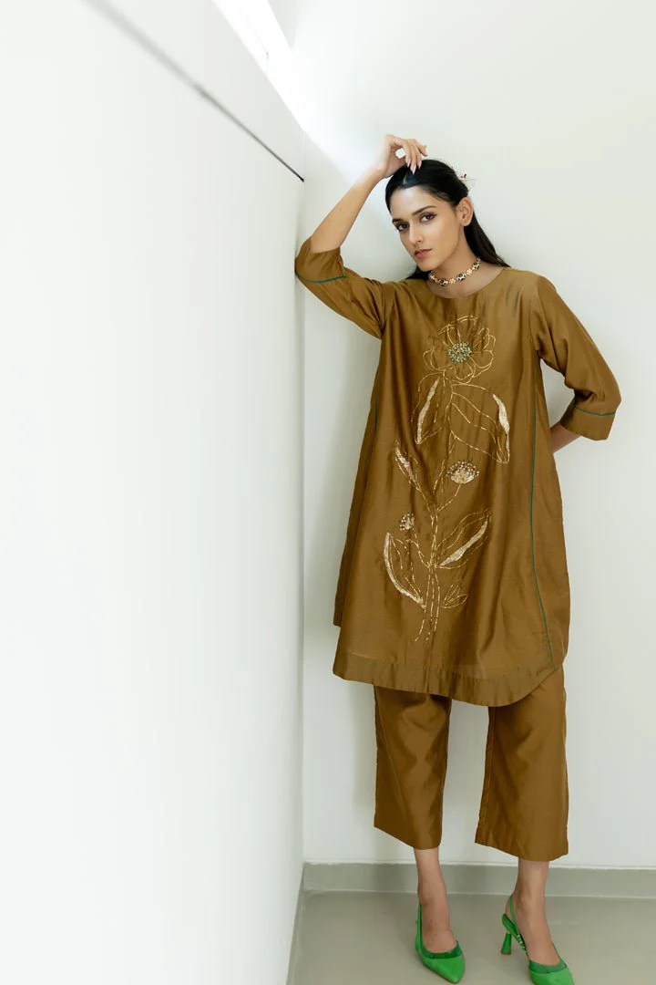 Raivya Embroidered Co-ord Set - Image 10
