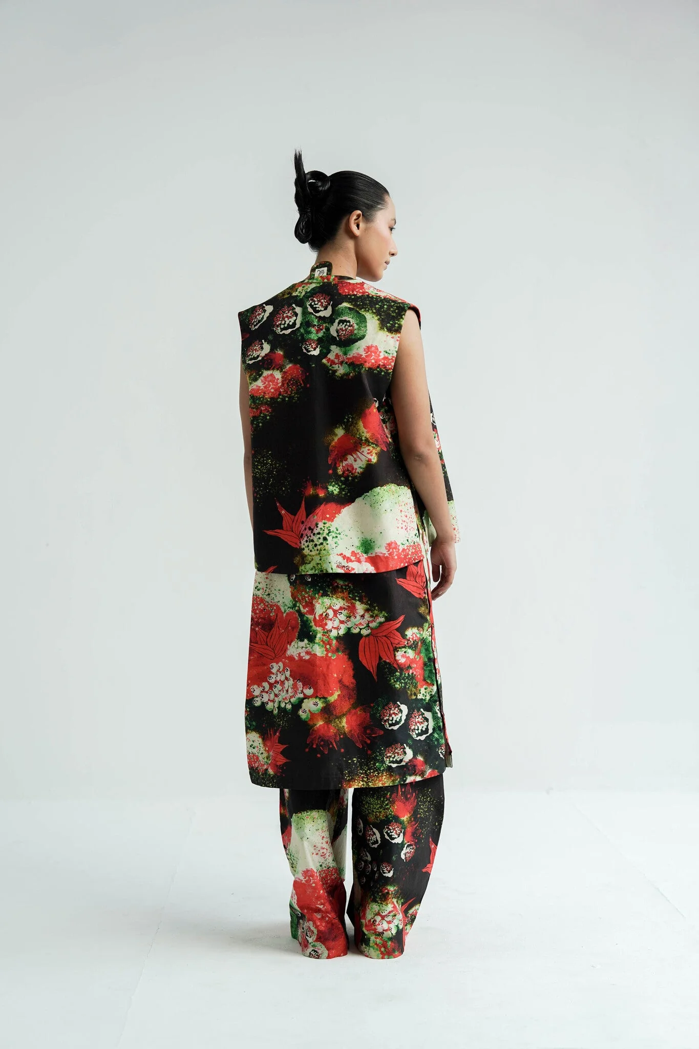 Red Florid Gilet - Image 4