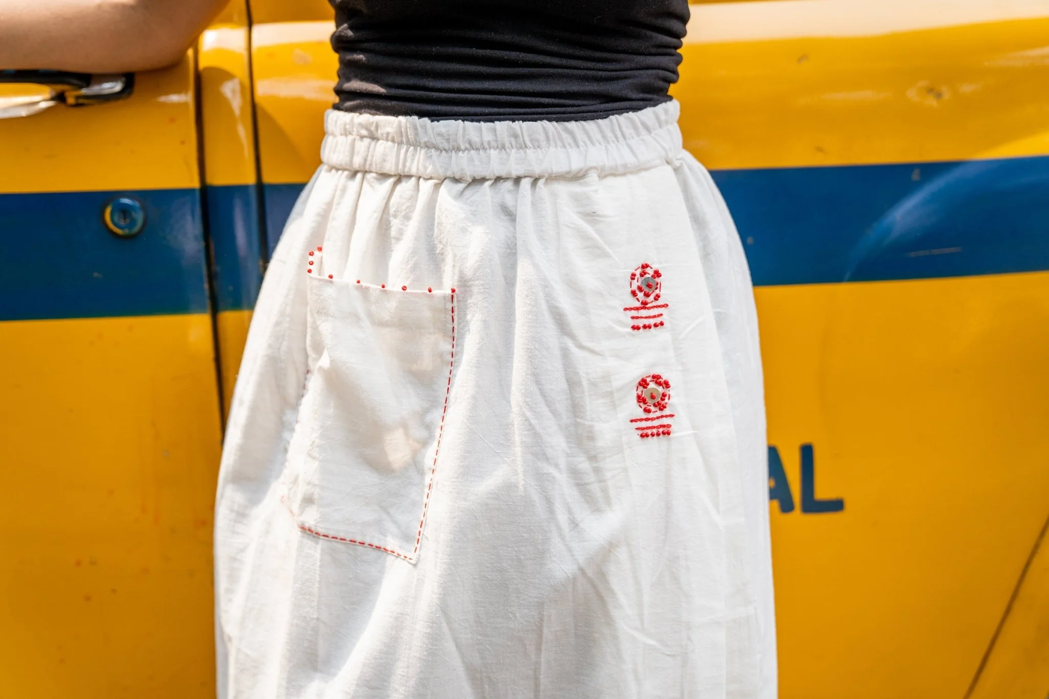 Shvet Lungi White Skirt - Image 5