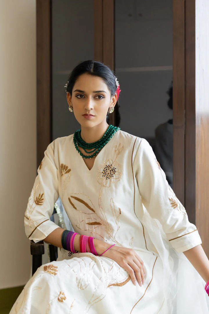 Shwetara Kurta Set with Dupatta - Image 10
