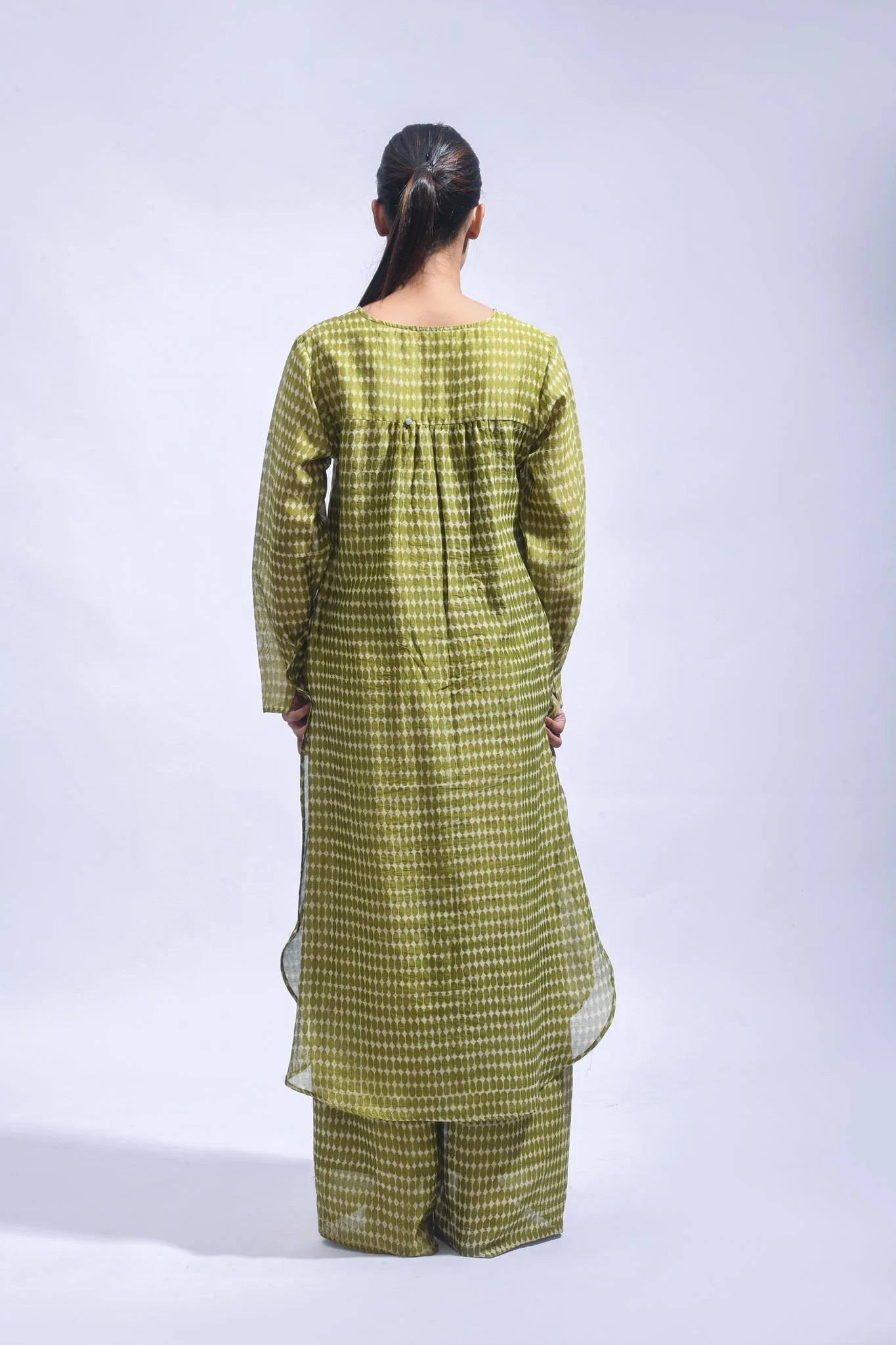 Silk Block Printed Kurta & Pants Set - Image 6