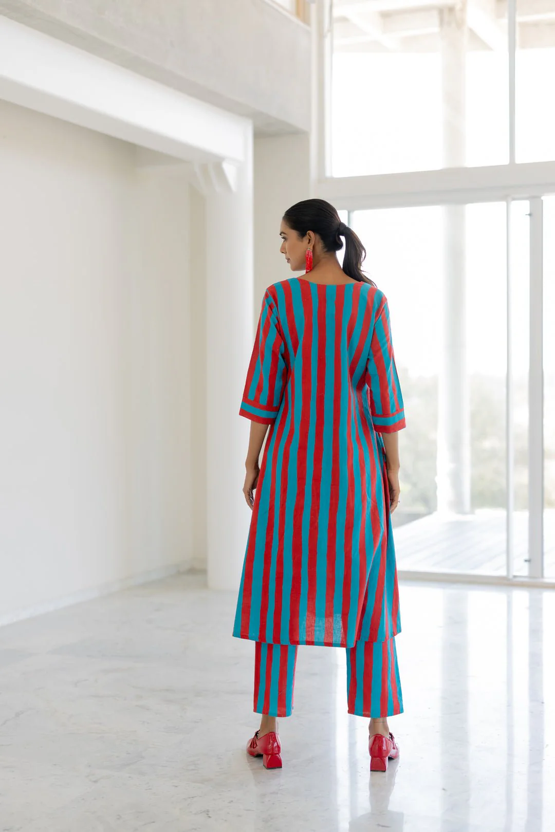 Sky Fire Striped Appliqué Kurta Set - Image 10