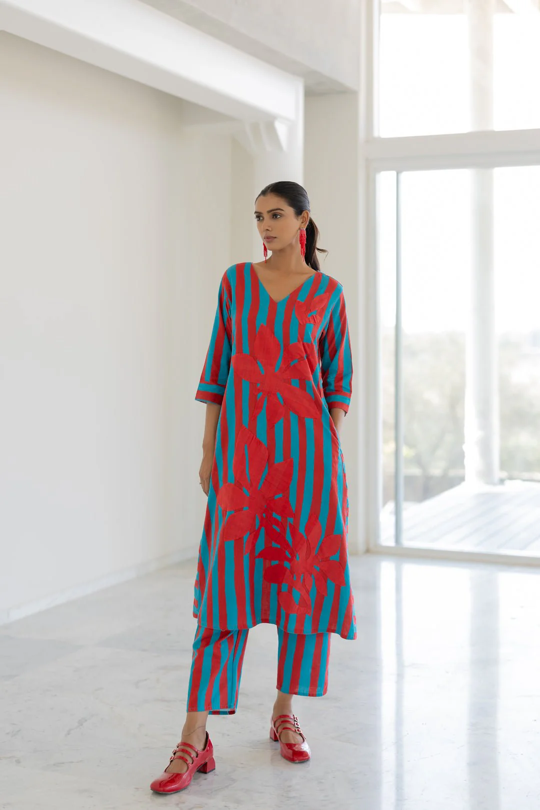 Sky Fire Striped Appliqué Kurta Set - Image 9