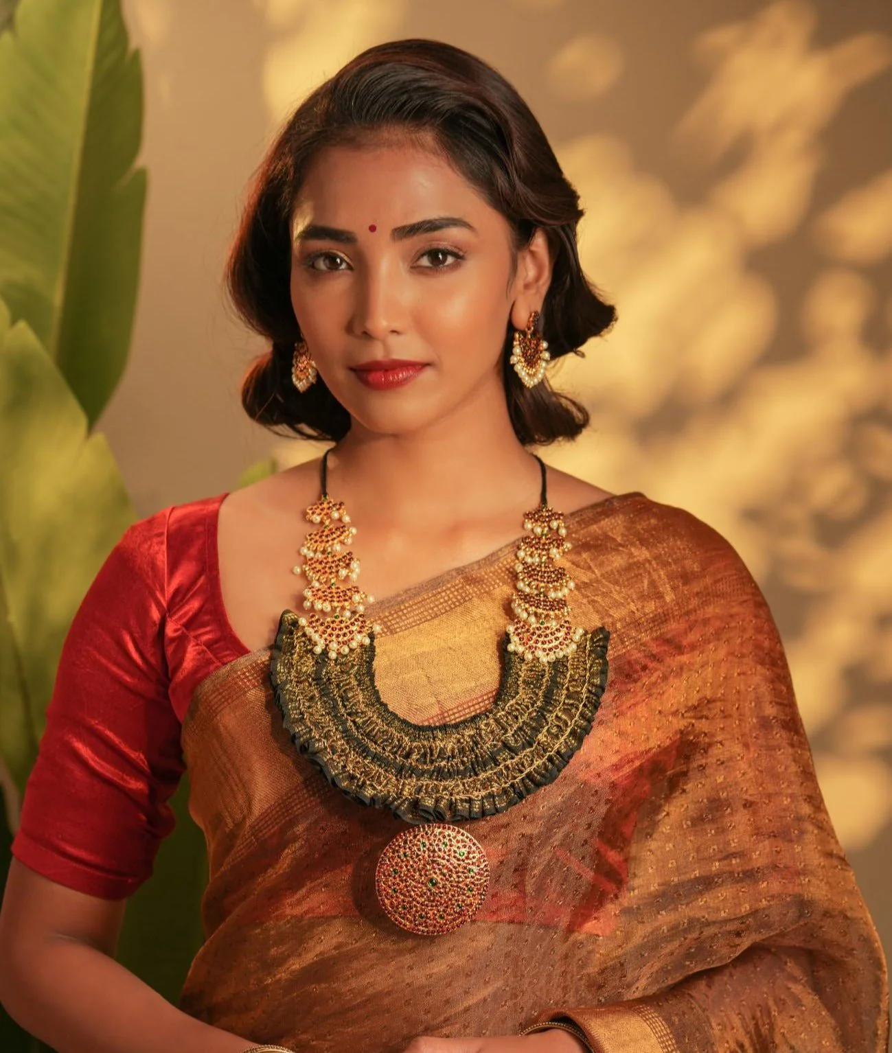 Statement Brocade Temple Neckpiece with Pearls - Image 3