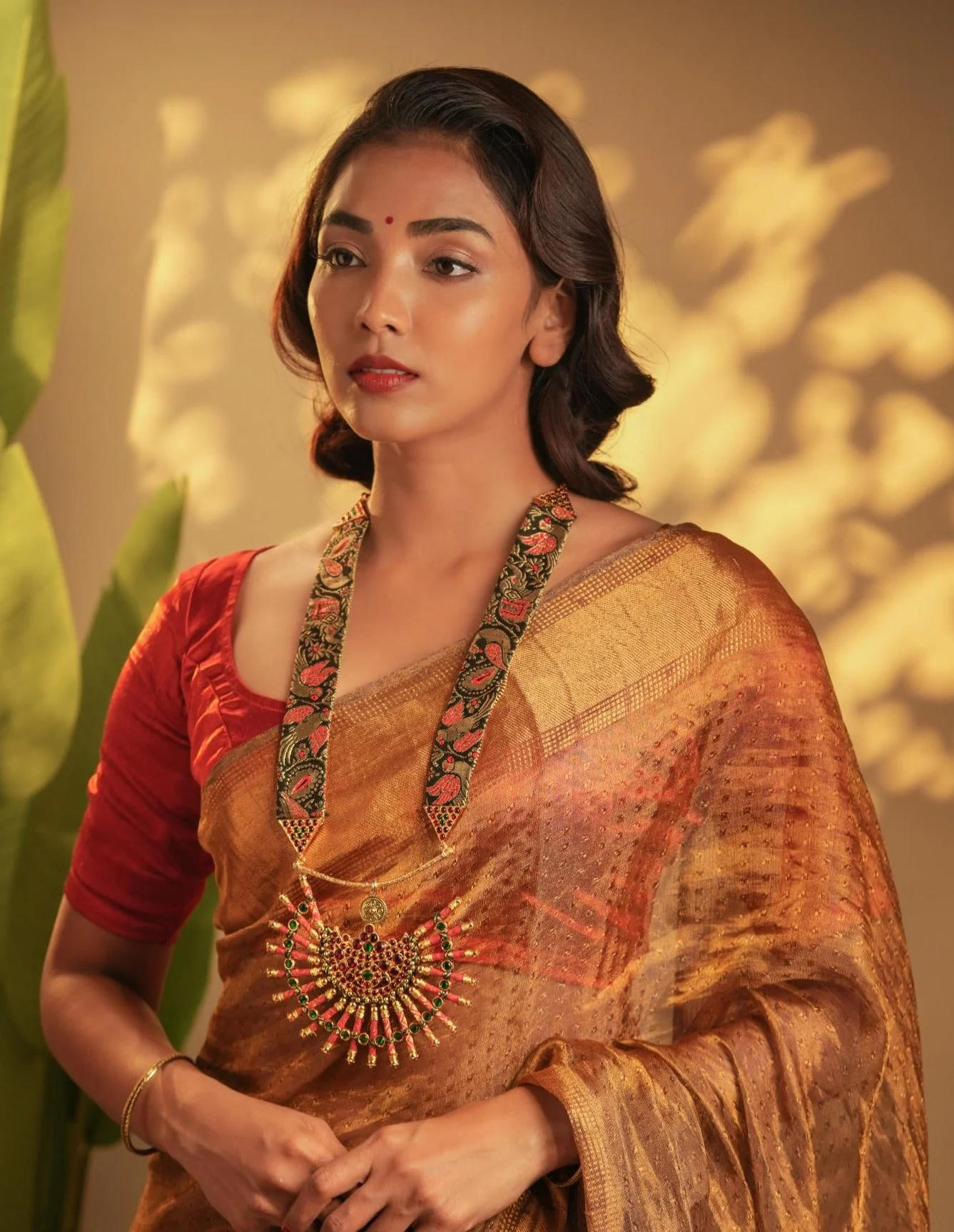 Statement Temple Motif and Brocade Haar - Image 4