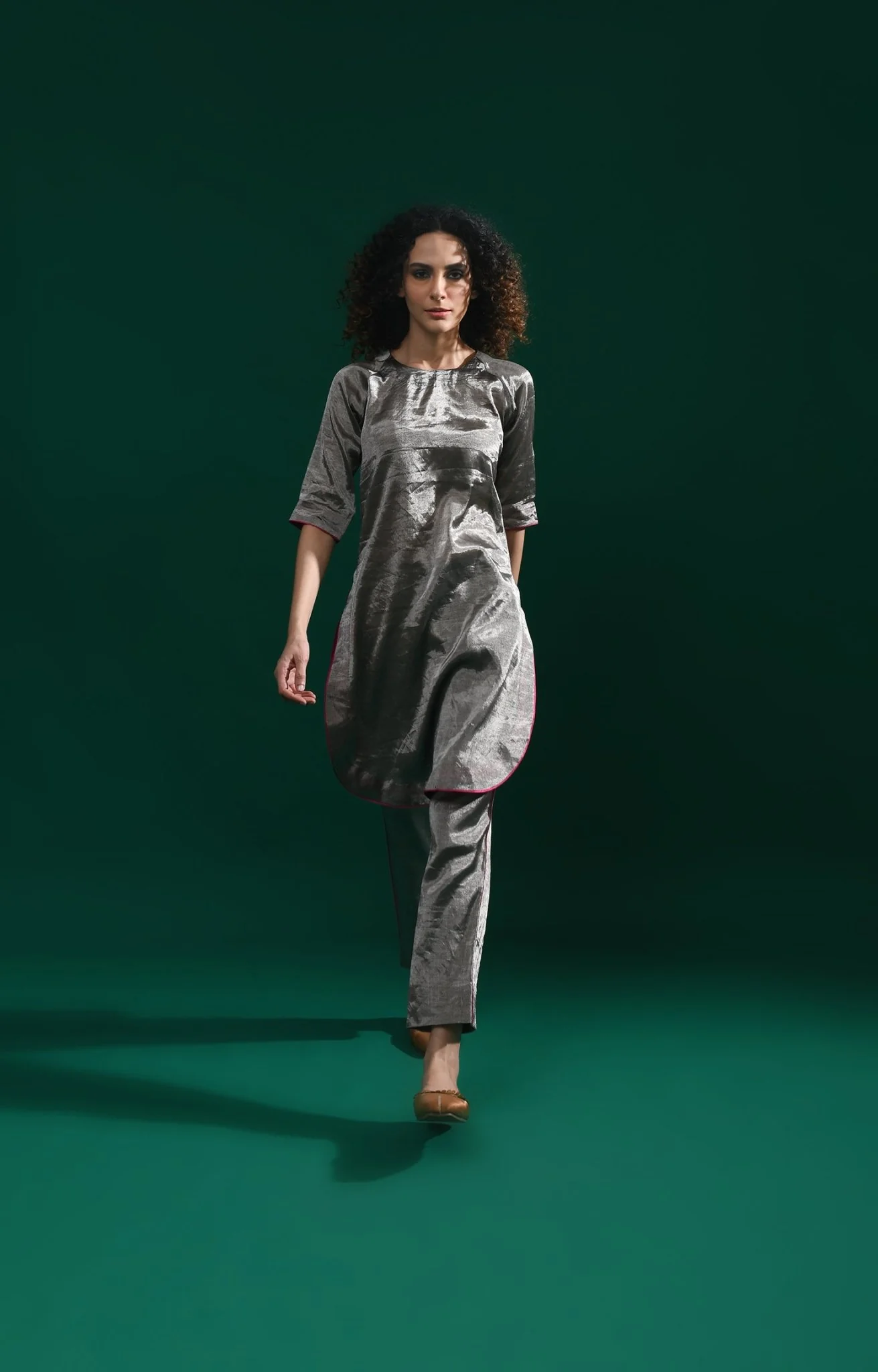 U-hem Tissue Co-ord (Set of 2) - Metallic Silver - Image 4