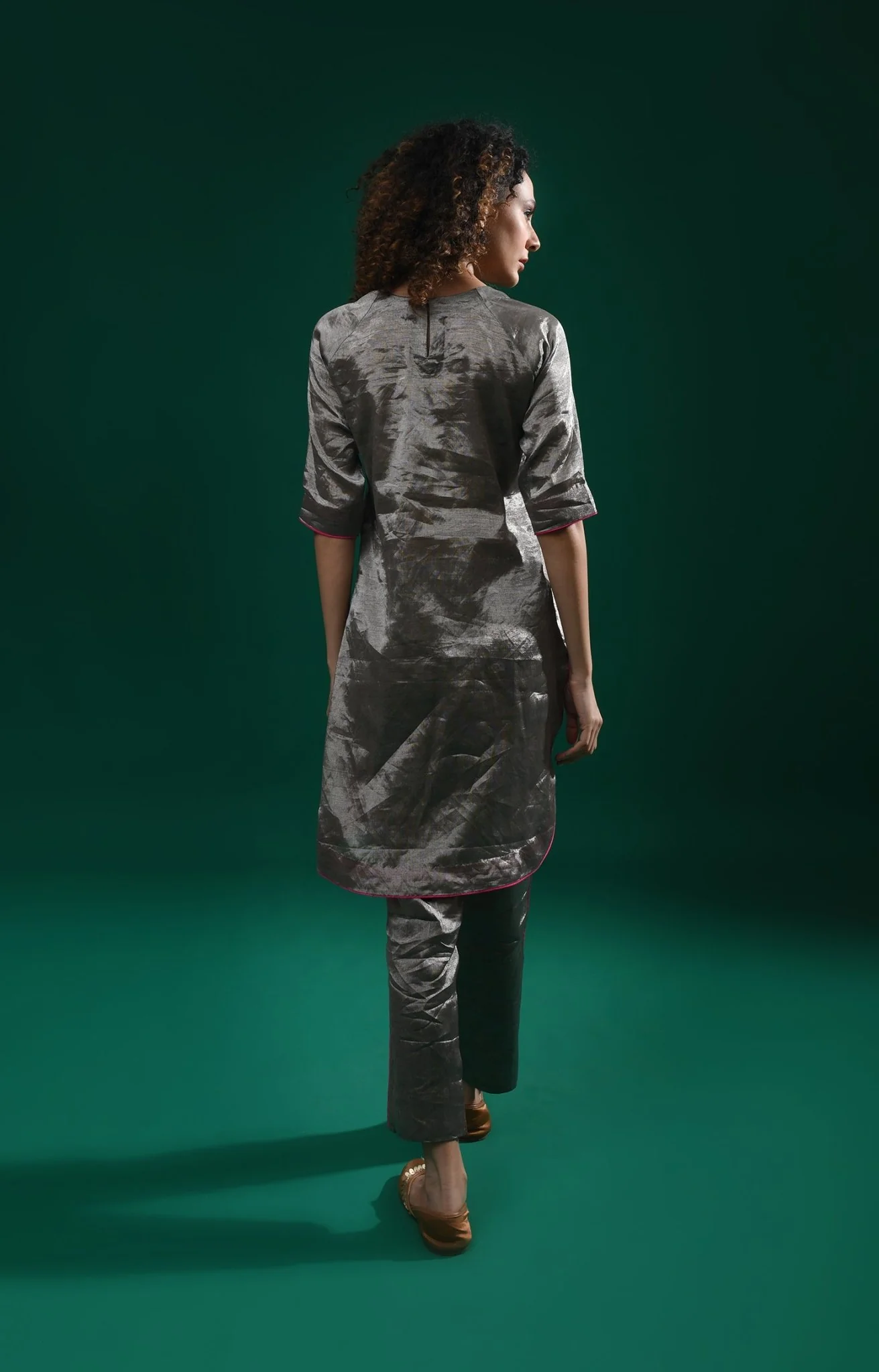 U-hem Tissue Co-ord (Set of 2) - Metallic Silver - Image 7