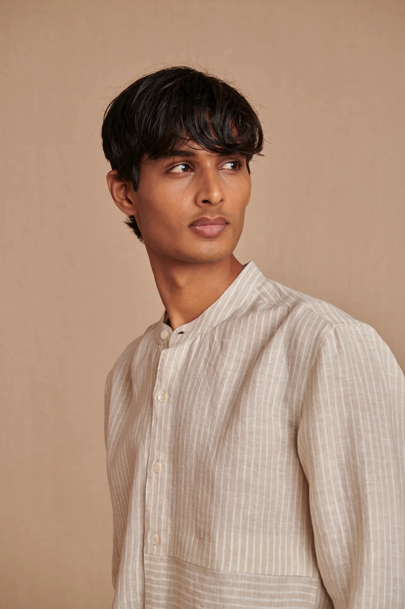 Undyed Pinstripe Linen Men's Band Collar Shirt - Slim Fit - Image 2
