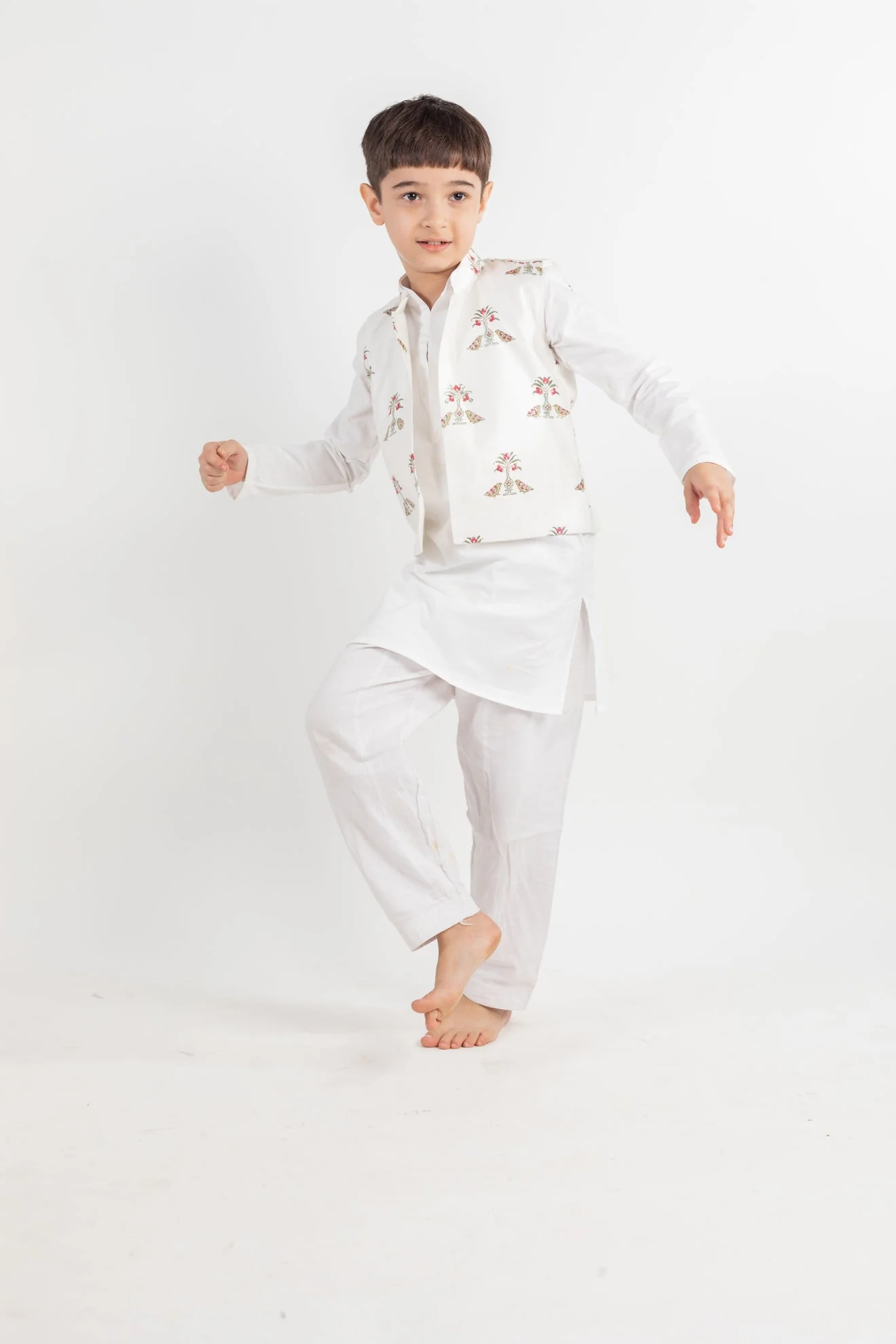 White Bird Kurta Jacket Set - Image 3
