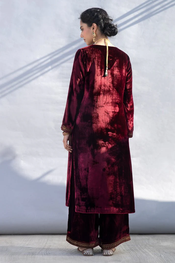 Yasmin Velvet Kurta Set of 3 - Image 3